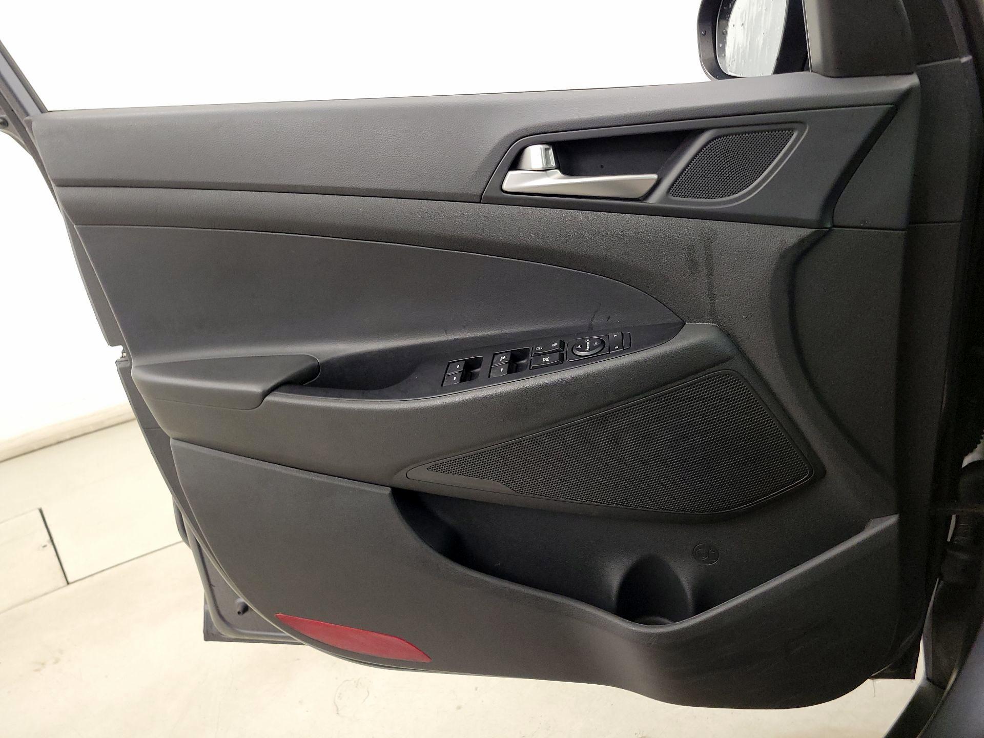 Thumbnail: 2019 Hyundai Tucson - 12