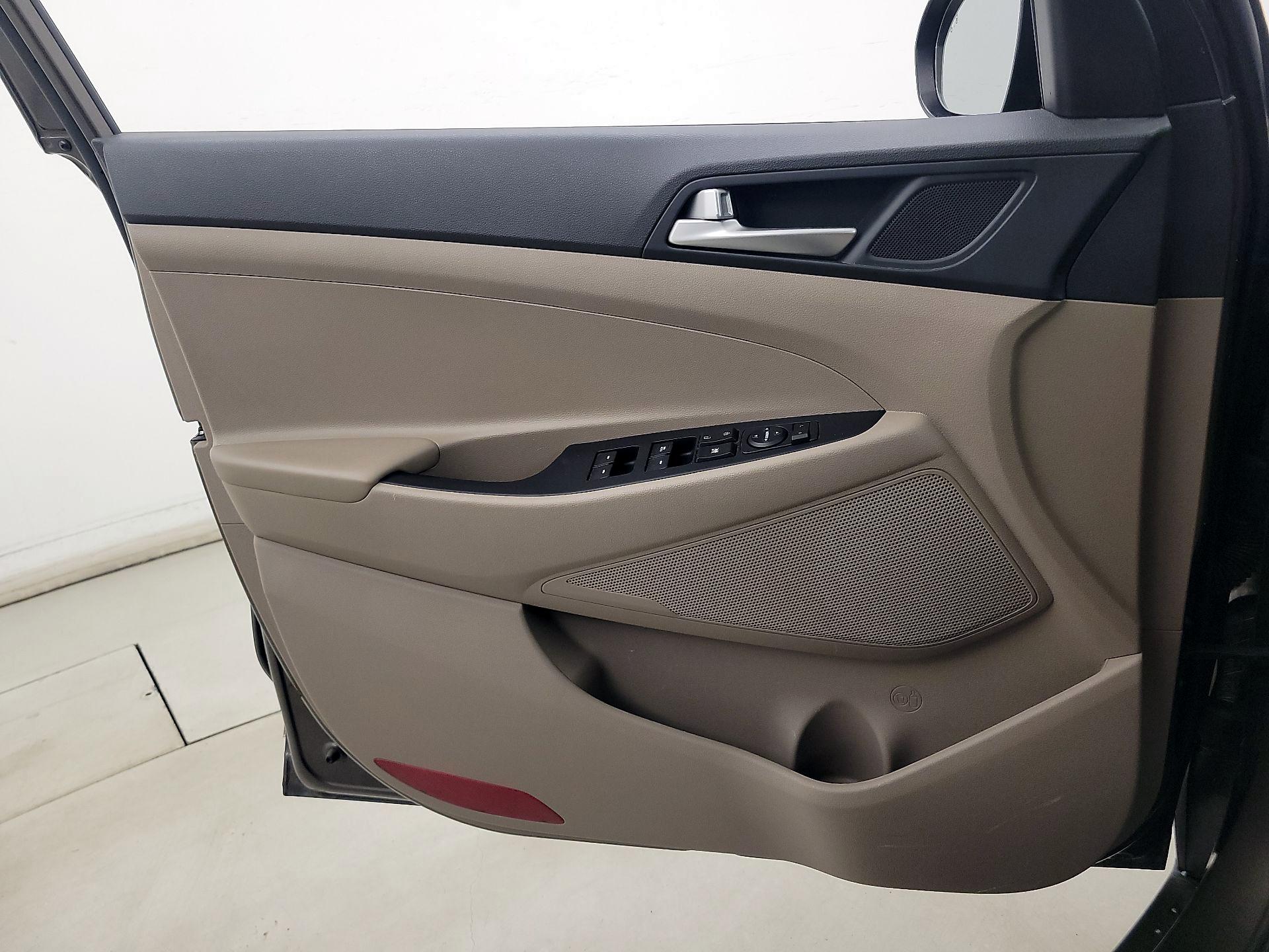 Thumbnail: 2019 Hyundai Tucson - 12