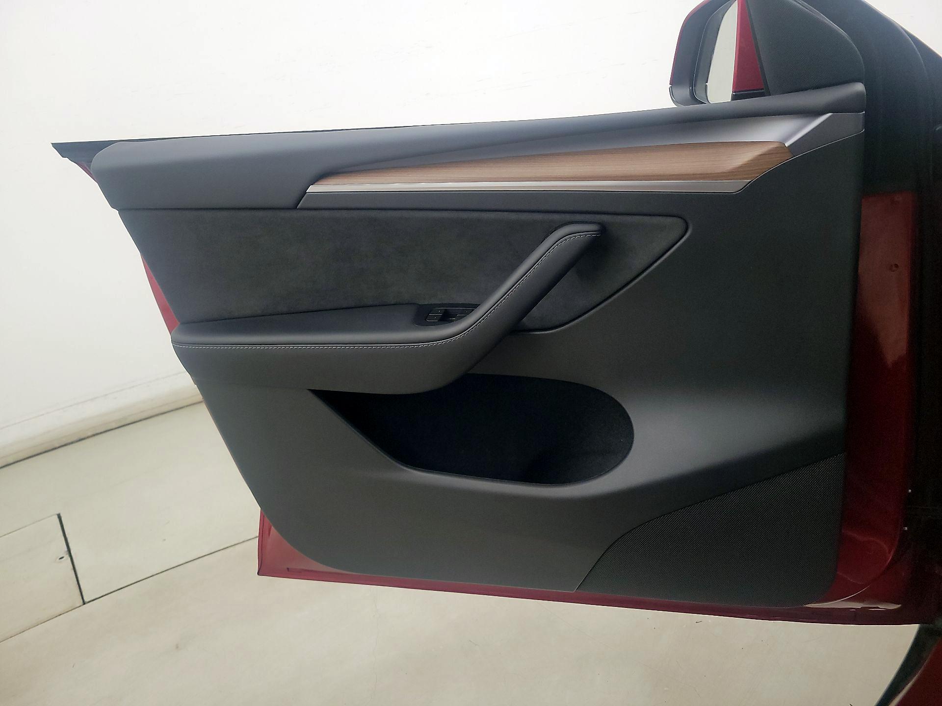 Thumbnail: 2024 Tesla Model Y - 12