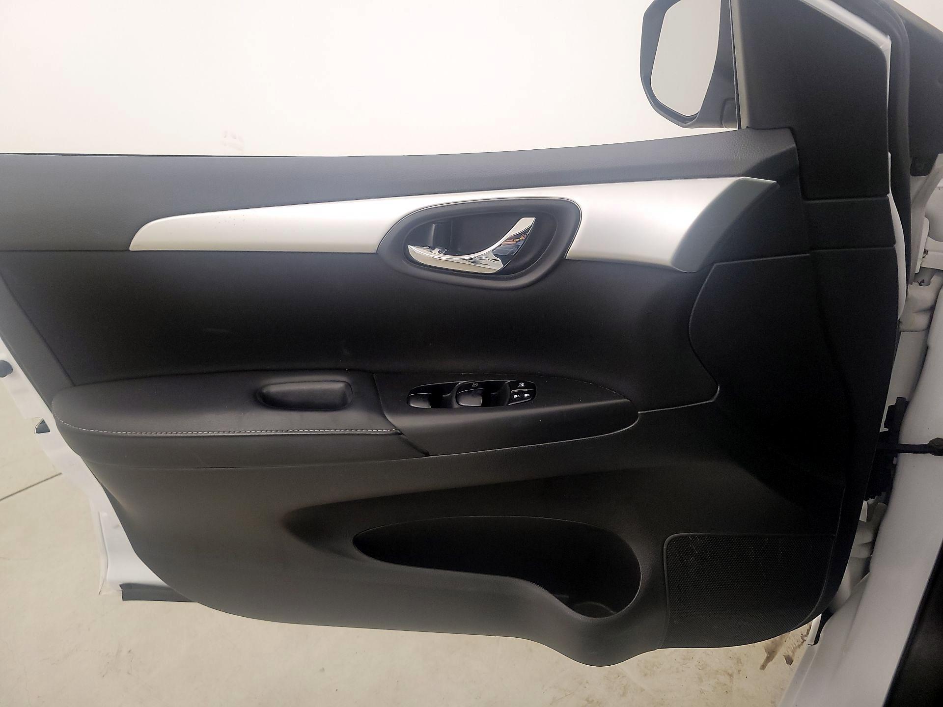 Thumbnail: 2018 Nissan Sentra - 12