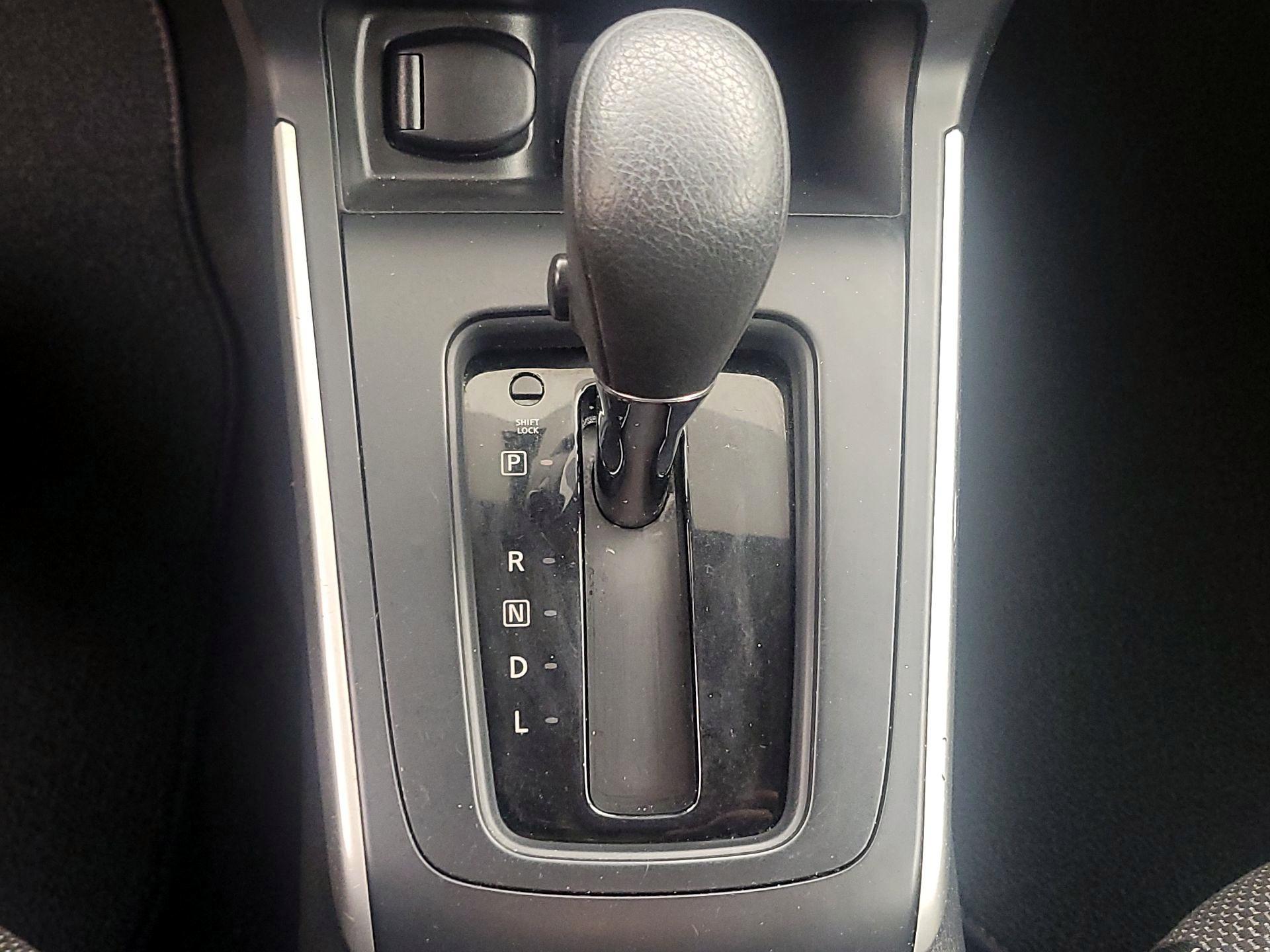 Thumbnail: 2018 Nissan Sentra - 17