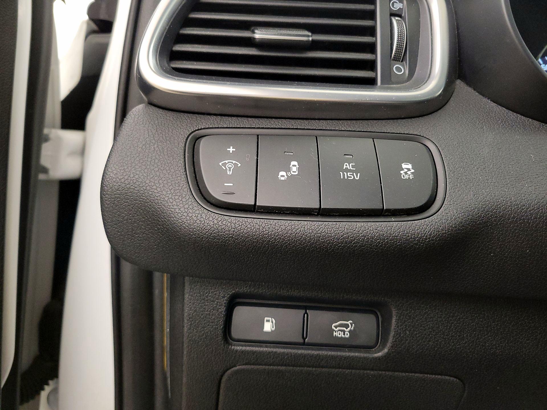 Thumbnail: 2016 Kia Sorento - 13