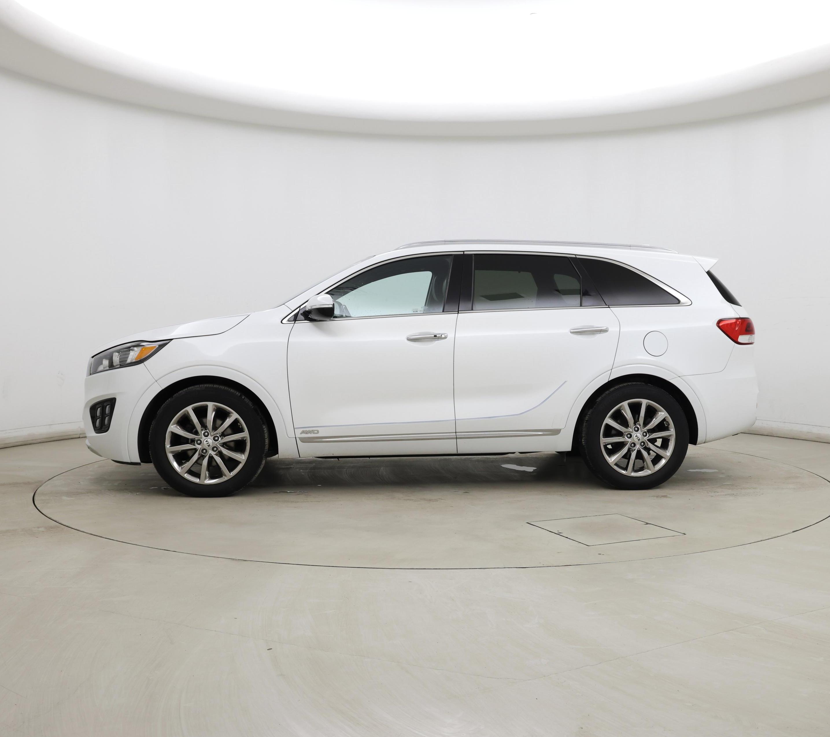 Thumbnail: 2016 Kia Sorento - 3