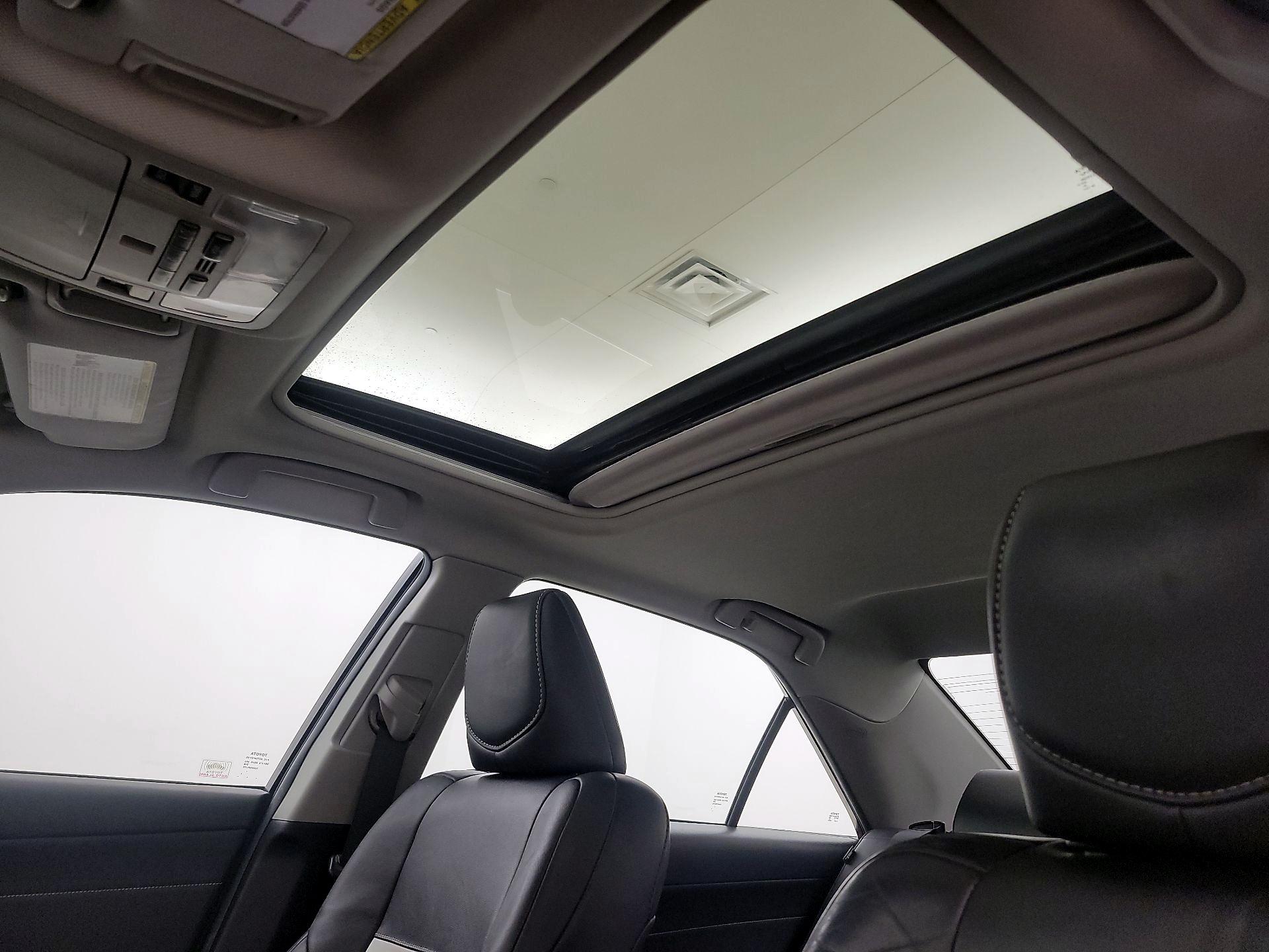 Thumbnail: 2014 Toyota Camry - 19