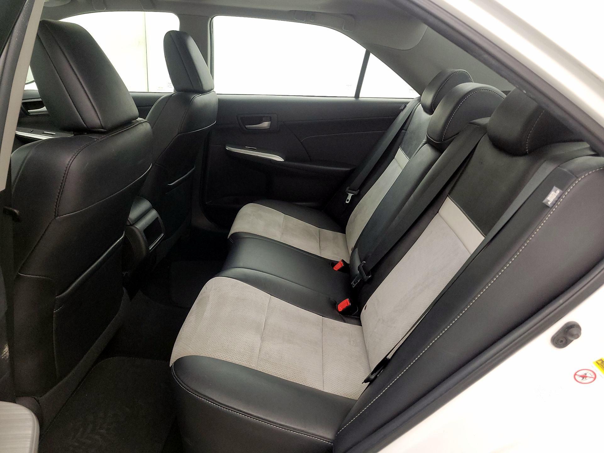 Thumbnail: 2014 Toyota Camry - 20