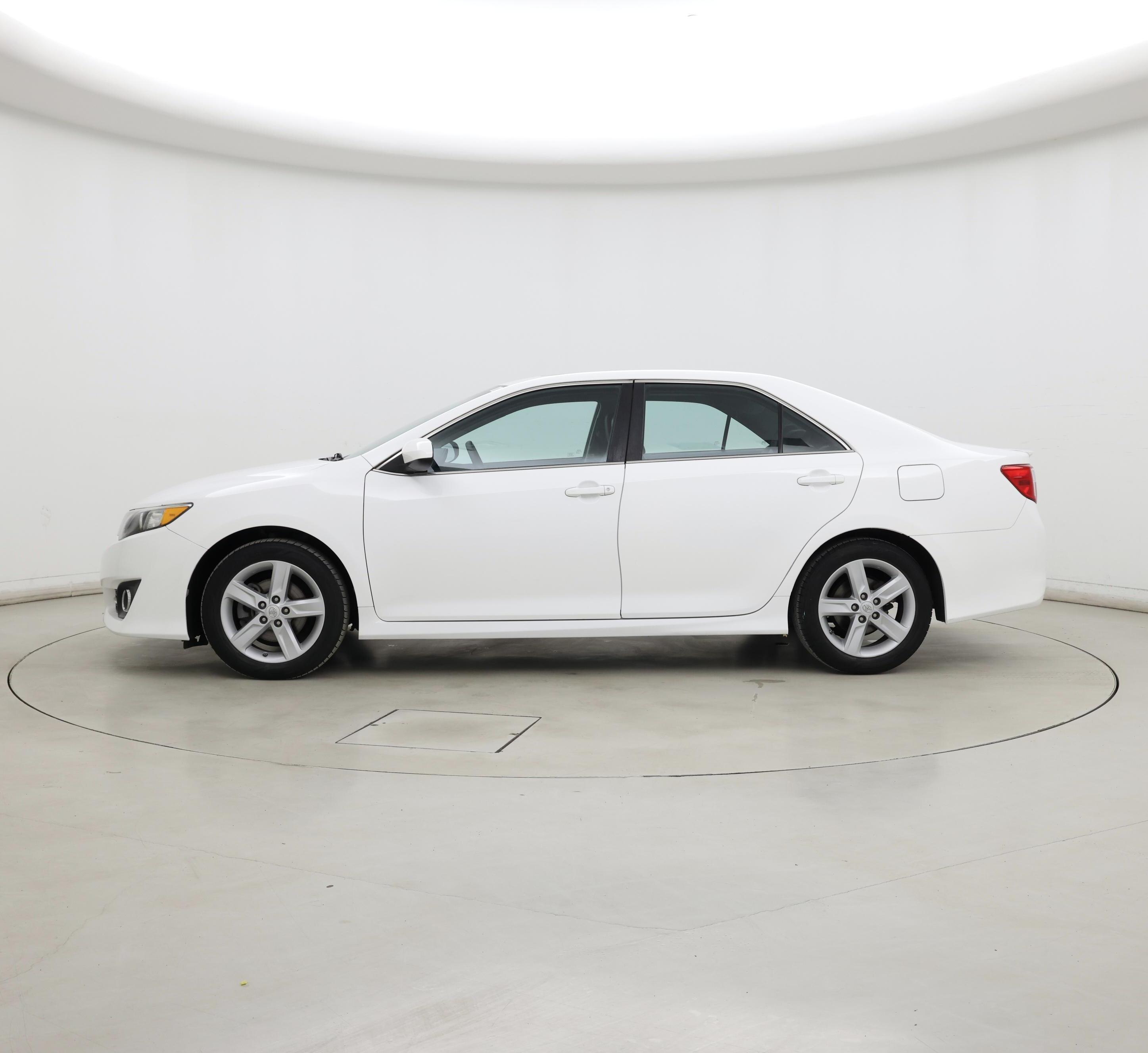 Thumbnail: 2014 Toyota Camry - 3