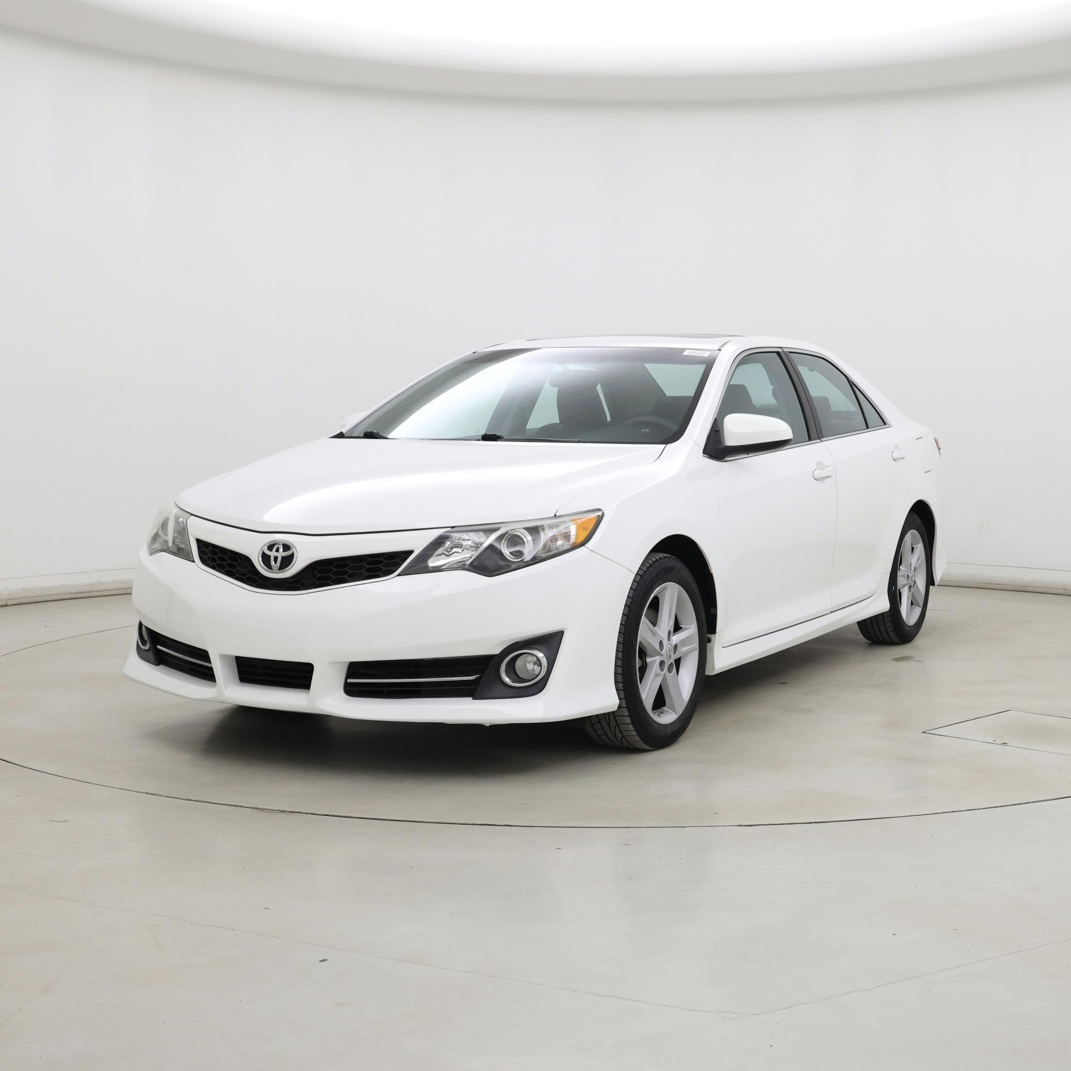 Thumbnail: 2014 Toyota Camry - 4