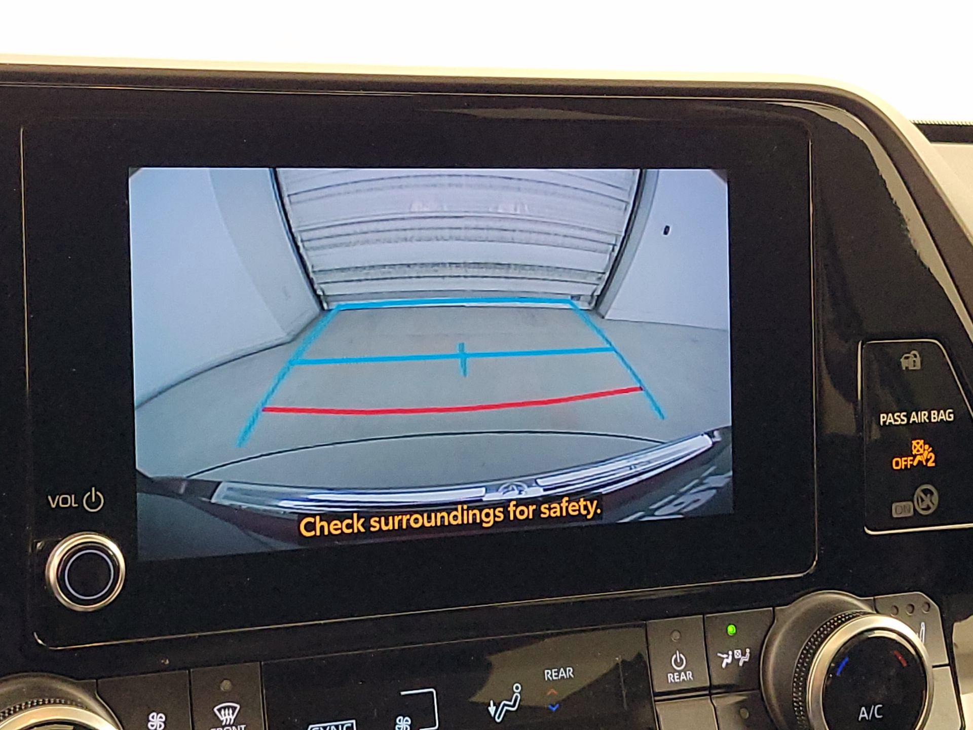 Thumbnail: 2023 Toyota Highlander - 14