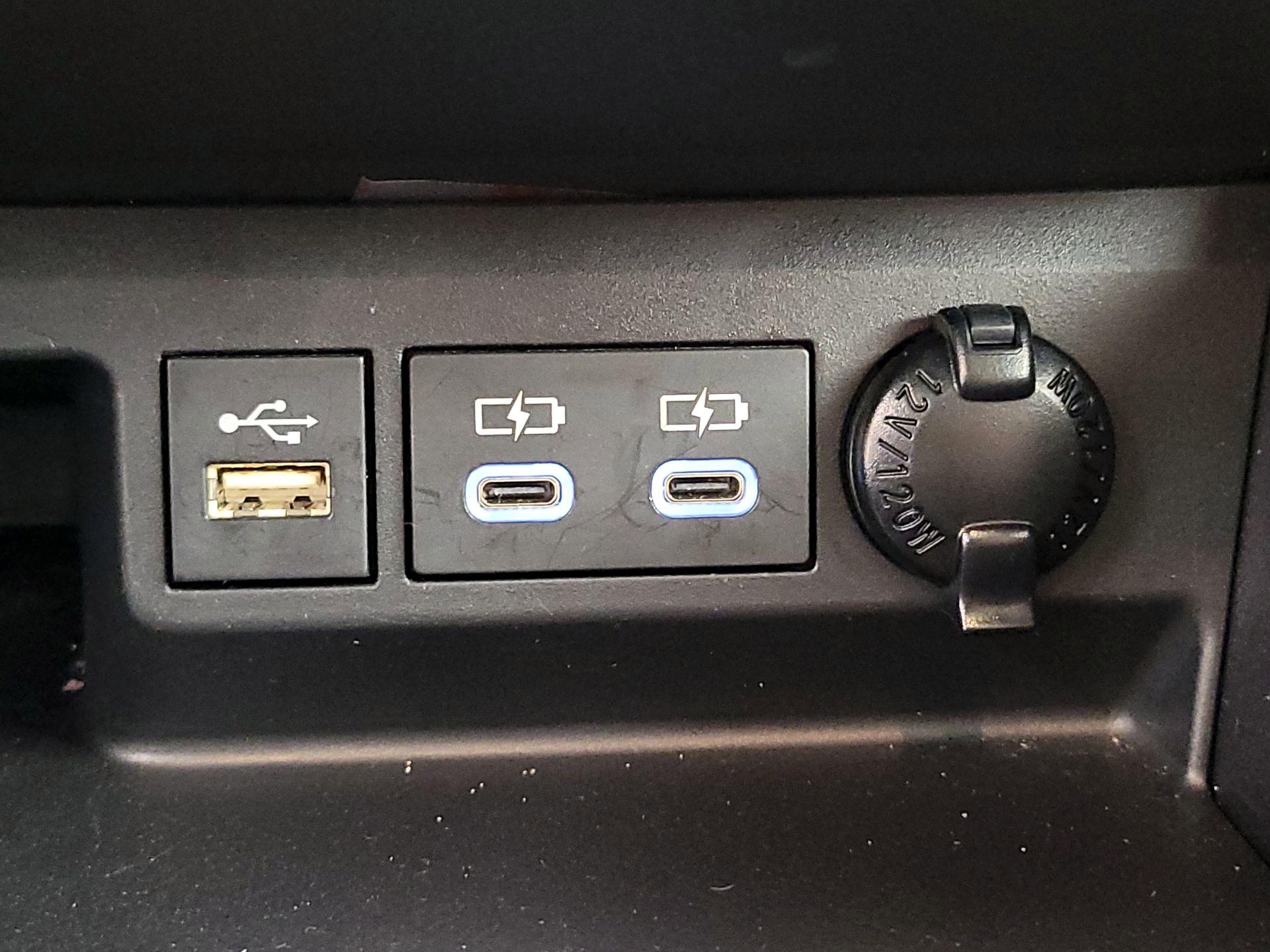 Thumbnail: 2023 Toyota Highlander - 18