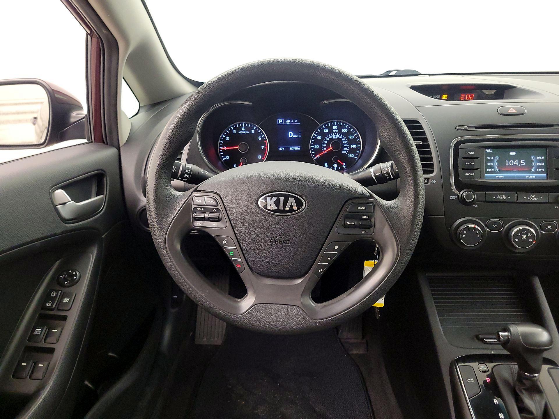 Thumbnail: 2017 Kia Forte - 10