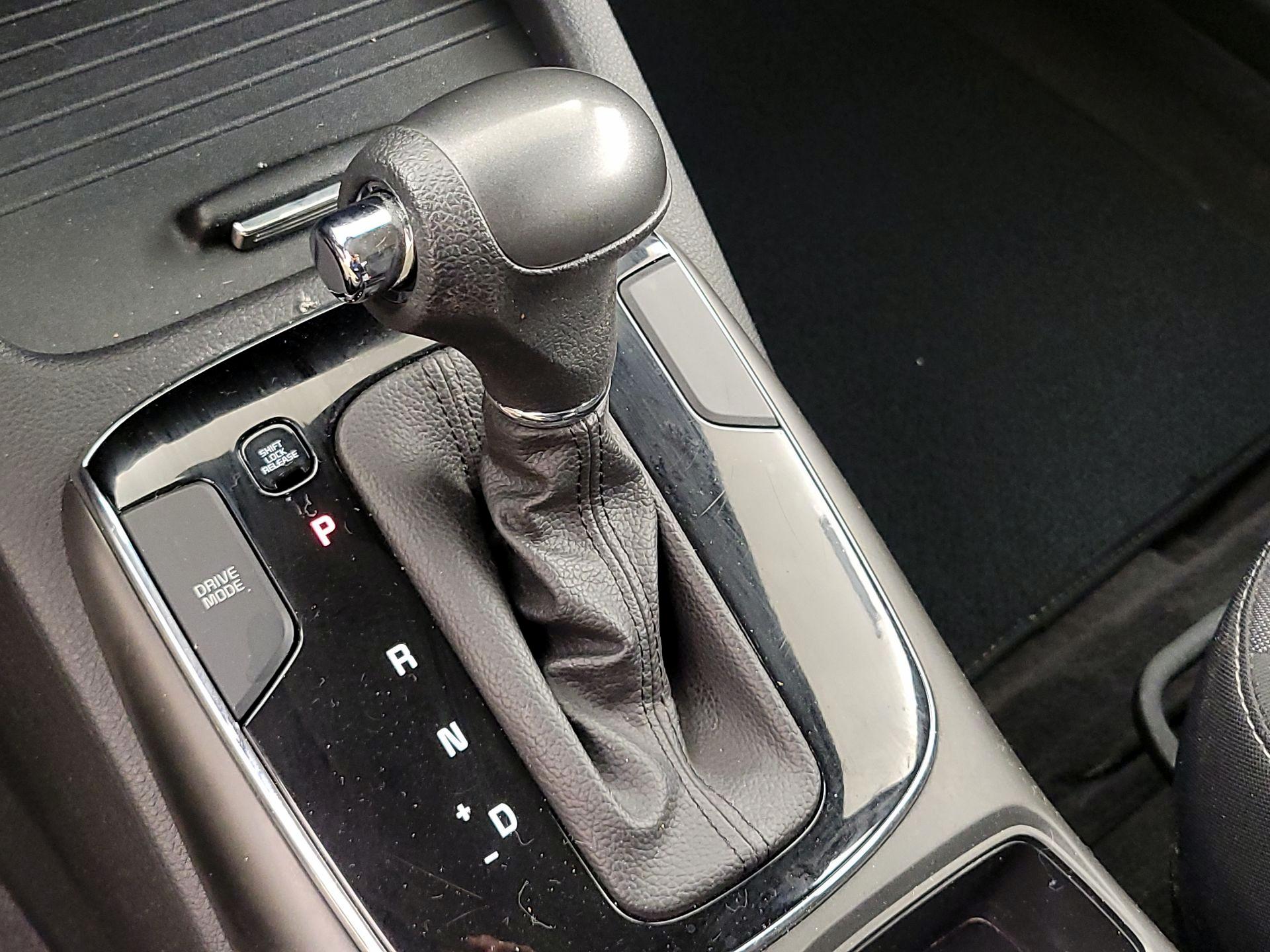 Thumbnail: 2017 Kia Forte - 17