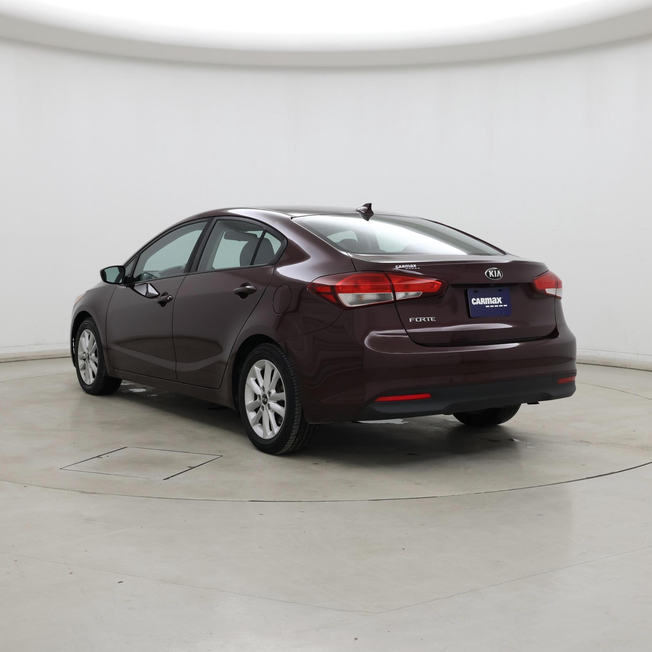 Thumbnail: 2017 Kia Forte - 2