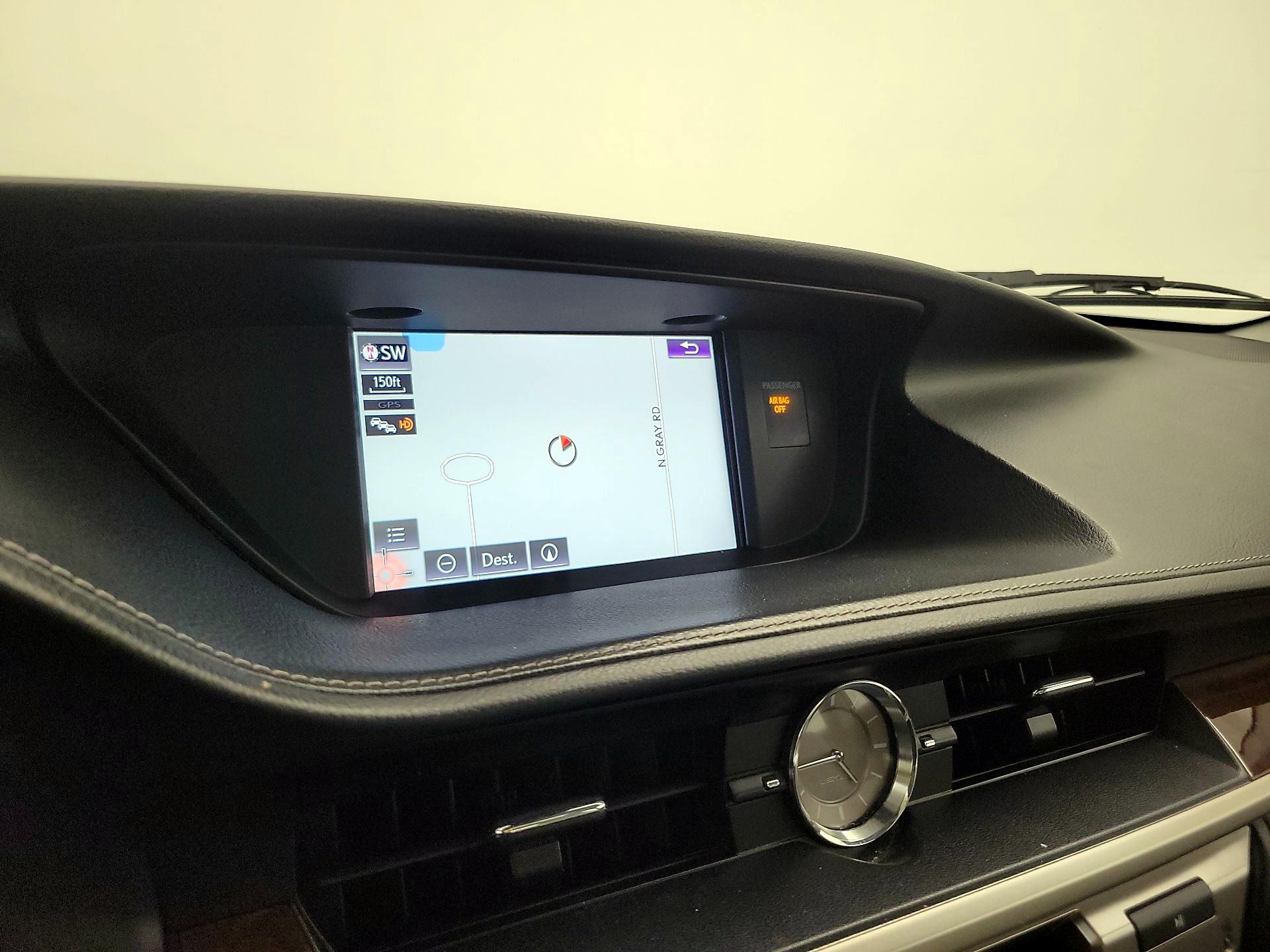 Thumbnail: 2017 Lexus ES - 14