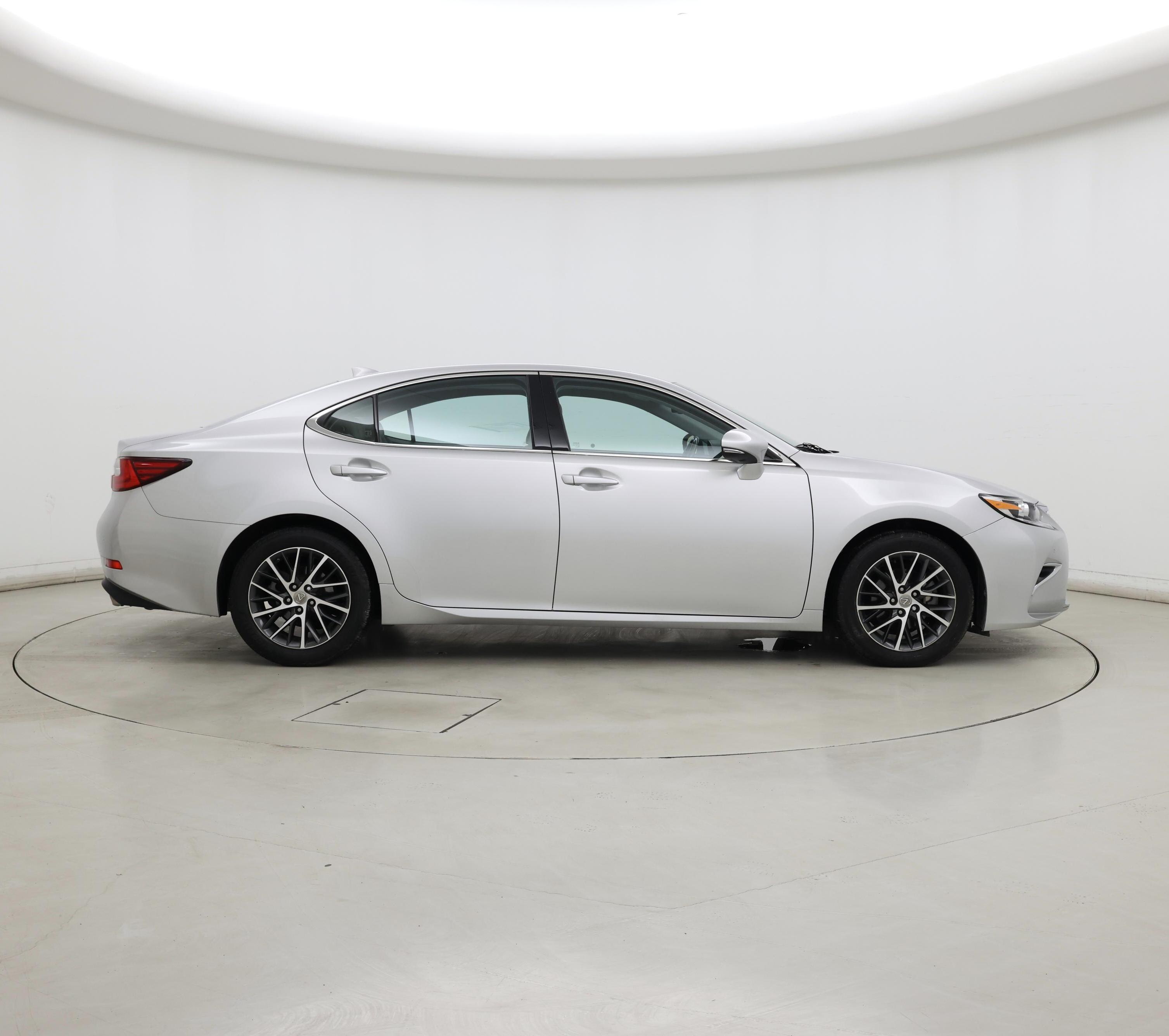 Thumbnail: 2017 Lexus ES - 7