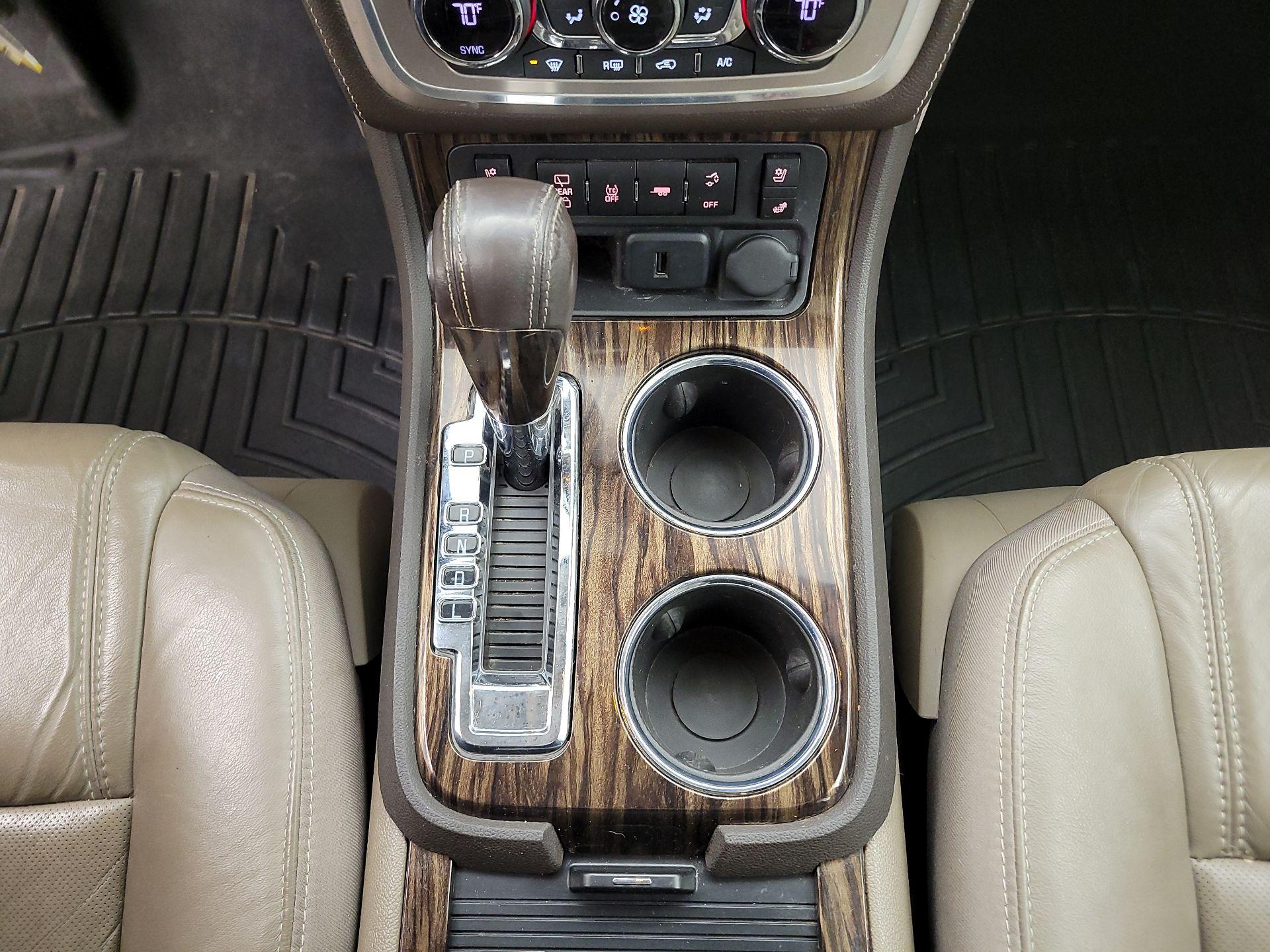 Thumbnail: 2015 GMC Acadia - 18