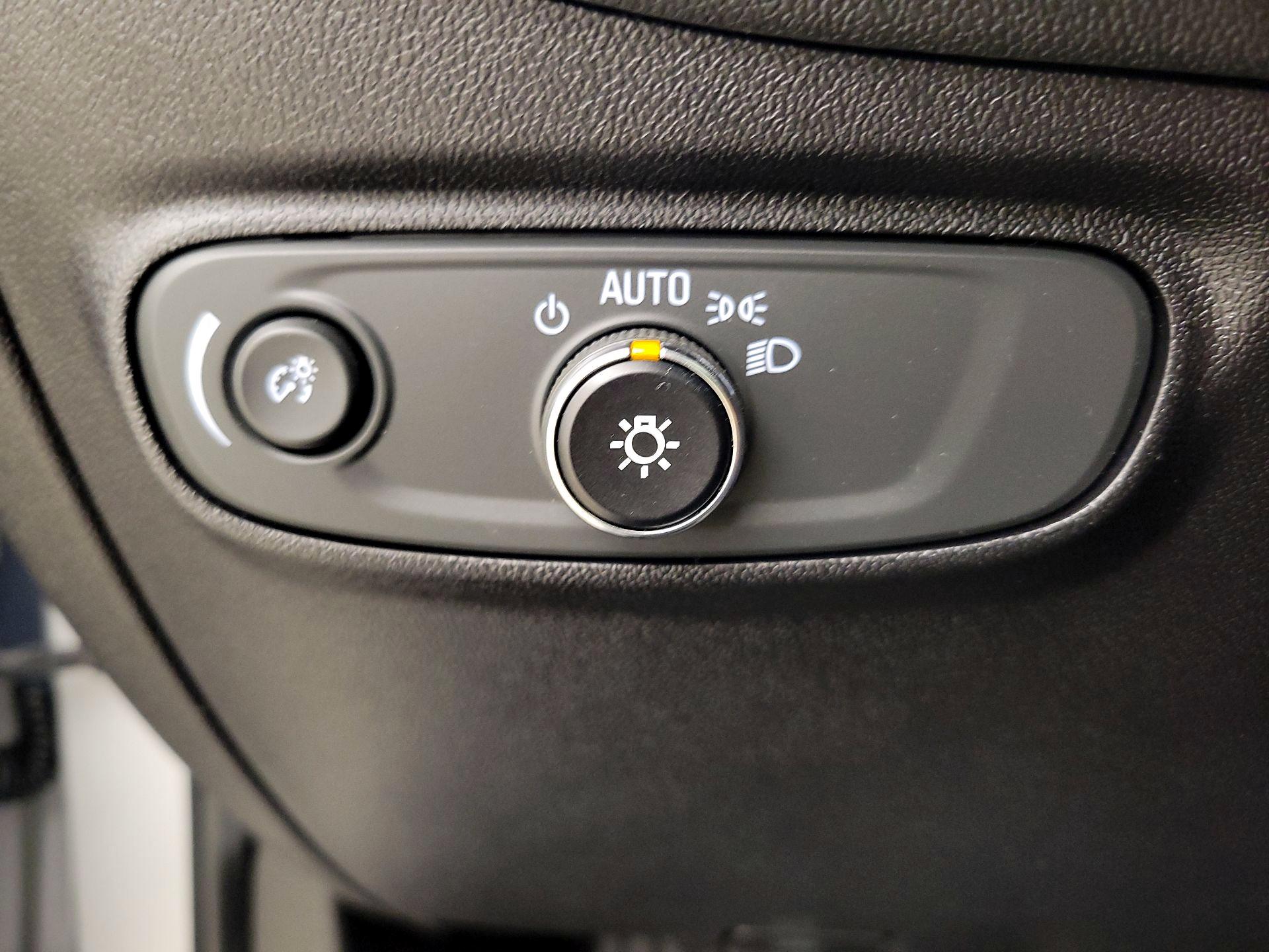 Thumbnail: 2018 Chevrolet Equinox - 13