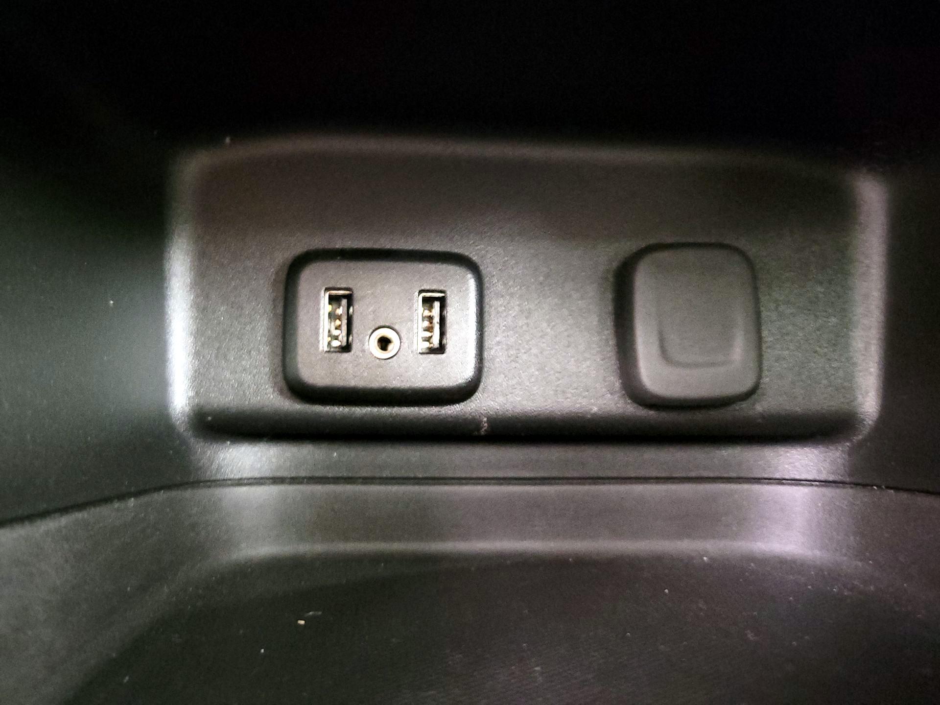 Thumbnail: 2018 Chevrolet Equinox - 18