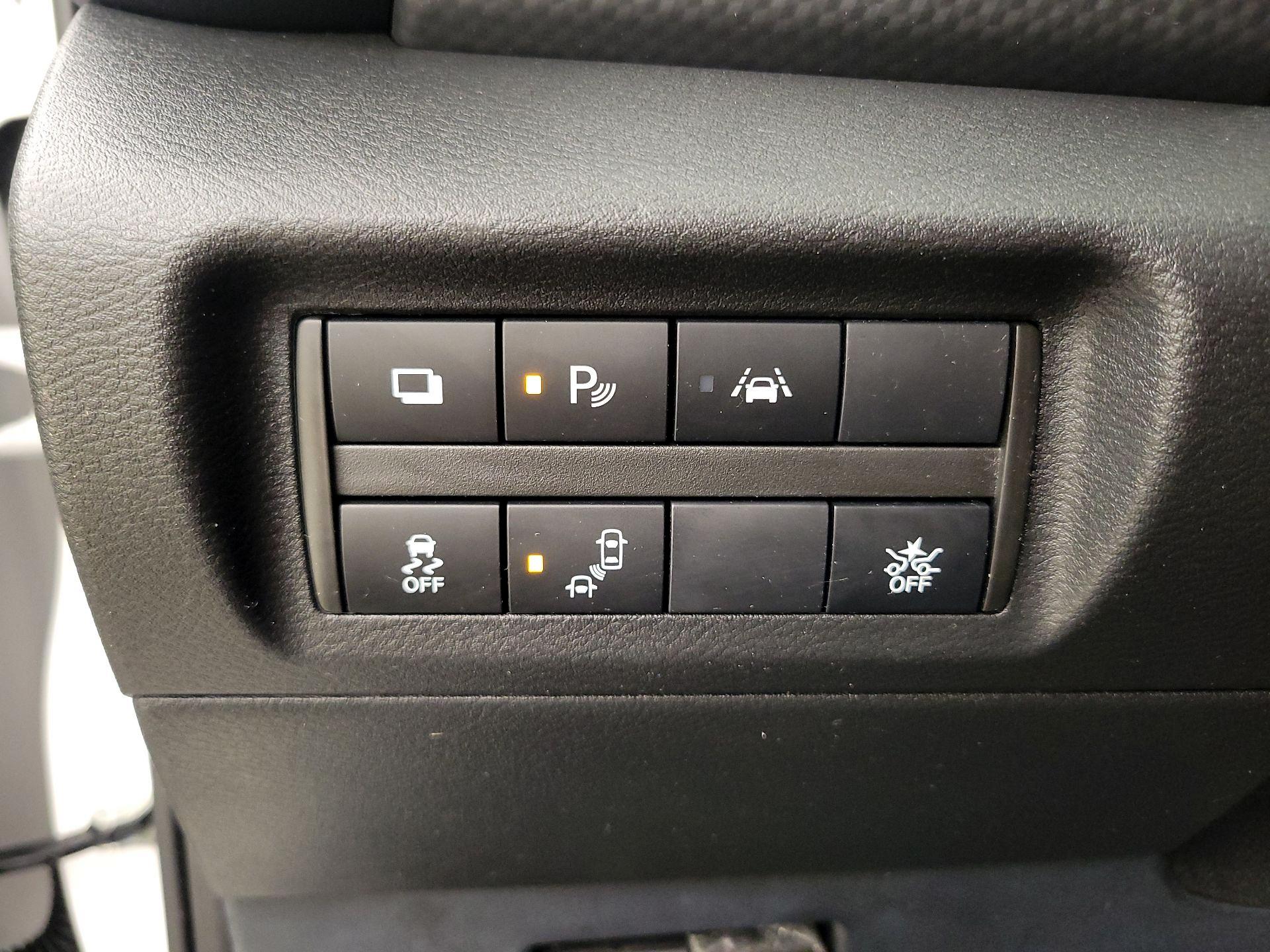 Thumbnail: 2022 Nissan Kicks - 13