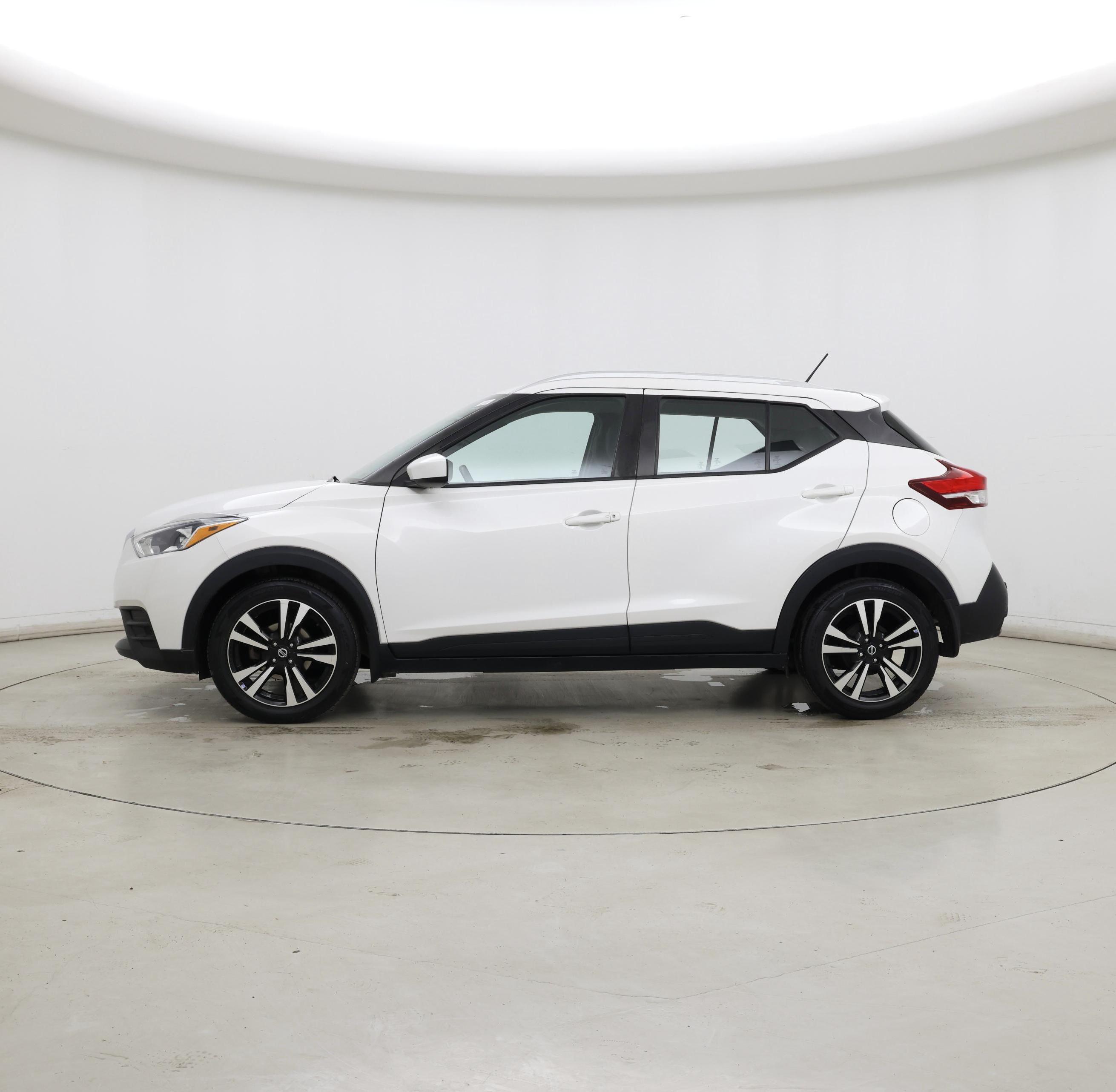 Thumbnail: 2020 Nissan Kicks - 3