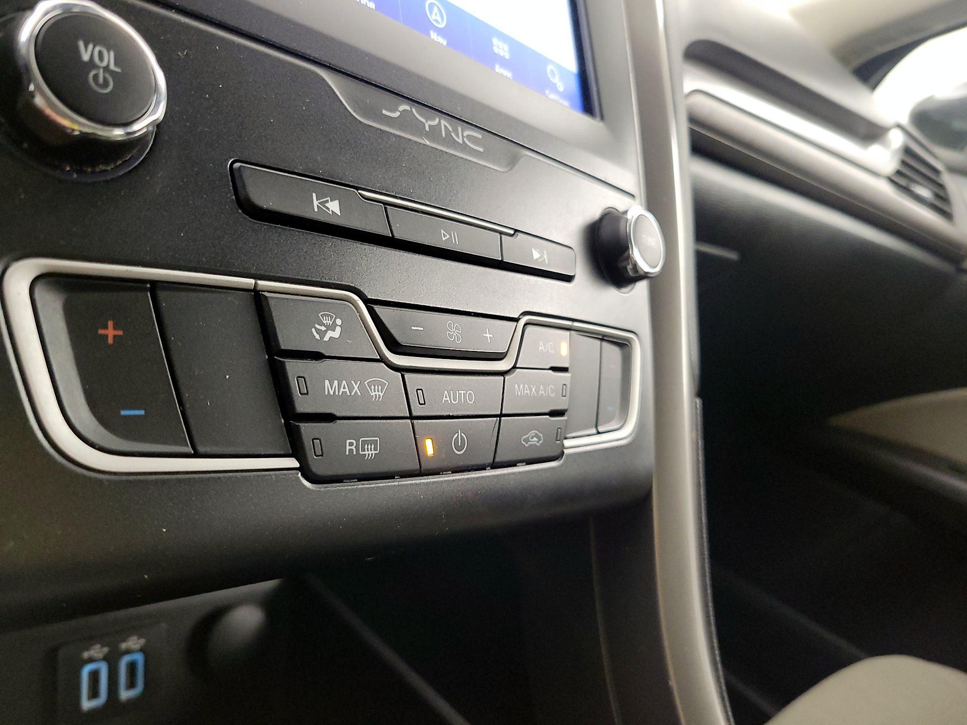 Thumbnail: 2019 Ford Fusion - 17