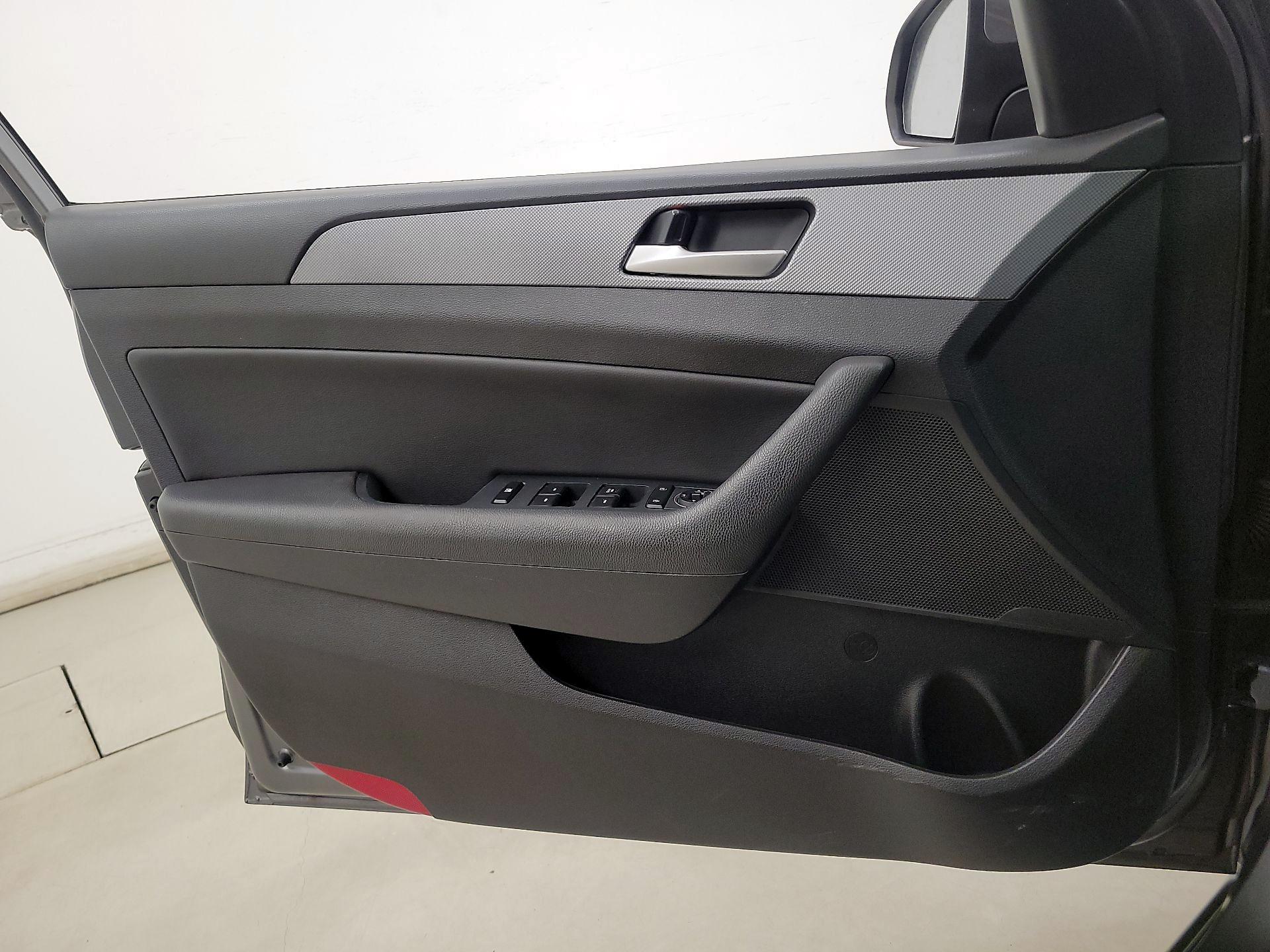 Thumbnail: 2018 Hyundai Sonata - 12