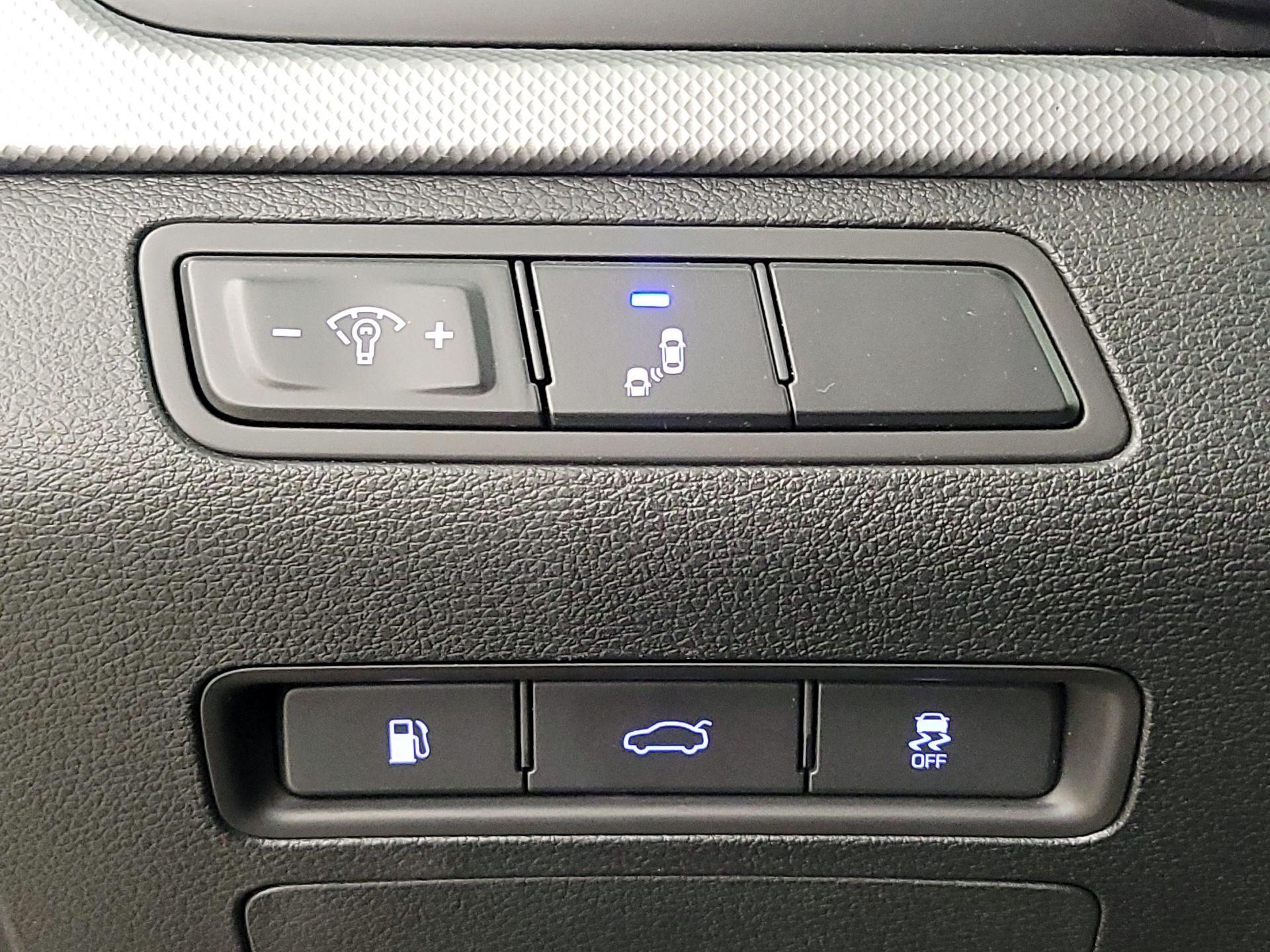 Thumbnail: 2018 Hyundai Sonata - 13