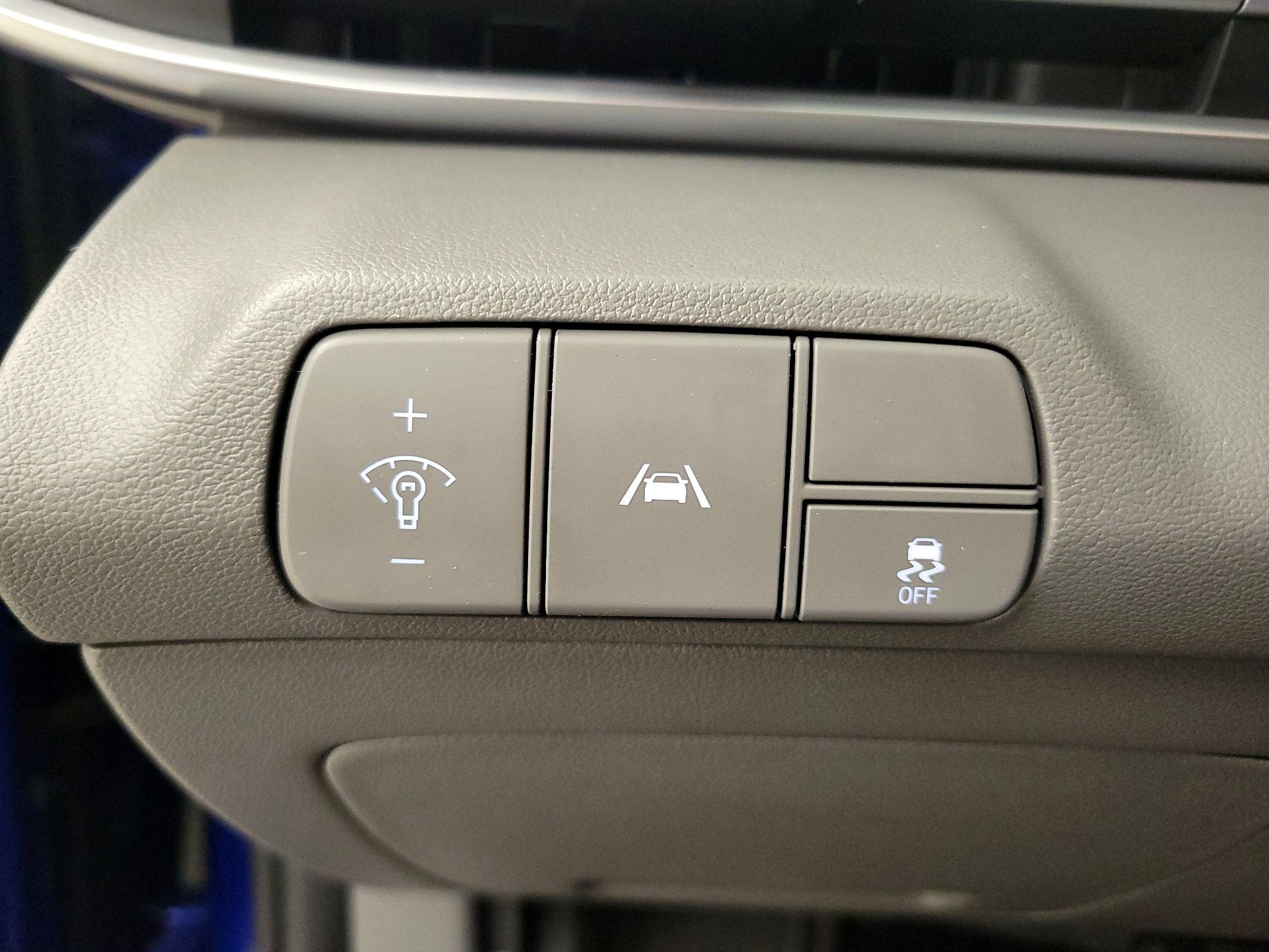 Thumbnail: 2023 Hyundai Elantra - 13