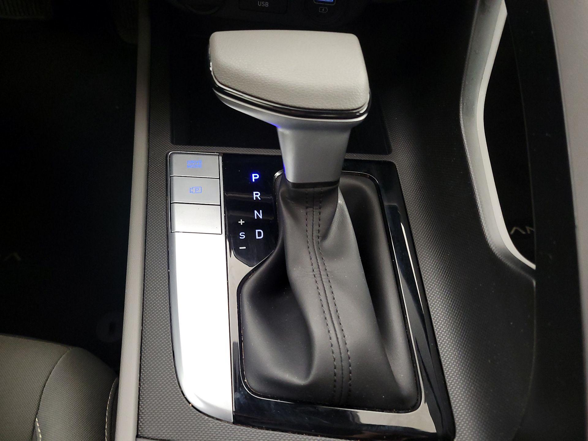 Thumbnail: 2023 Hyundai Elantra - 17