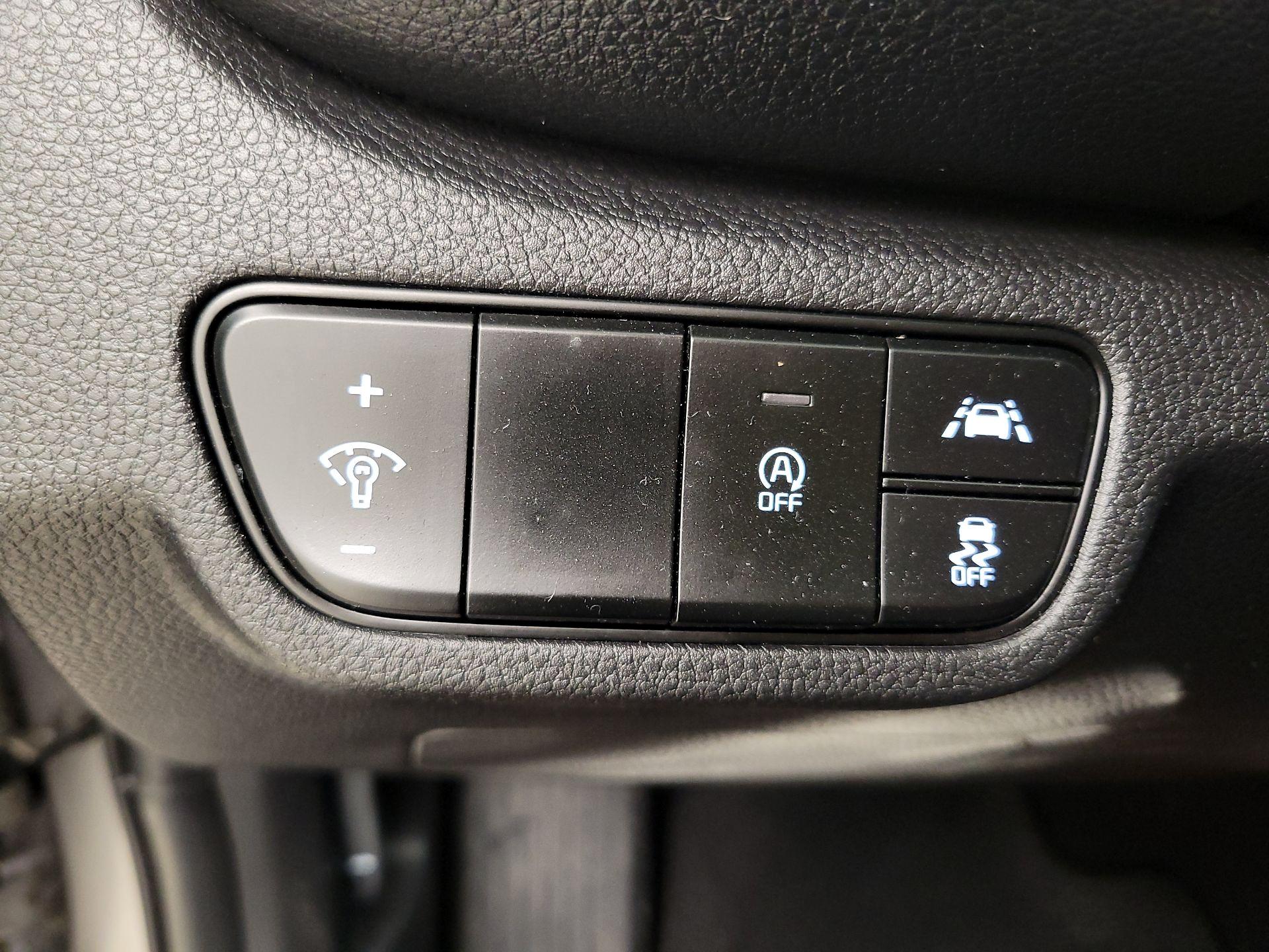 Thumbnail: 2023 Kia Seltos - 13