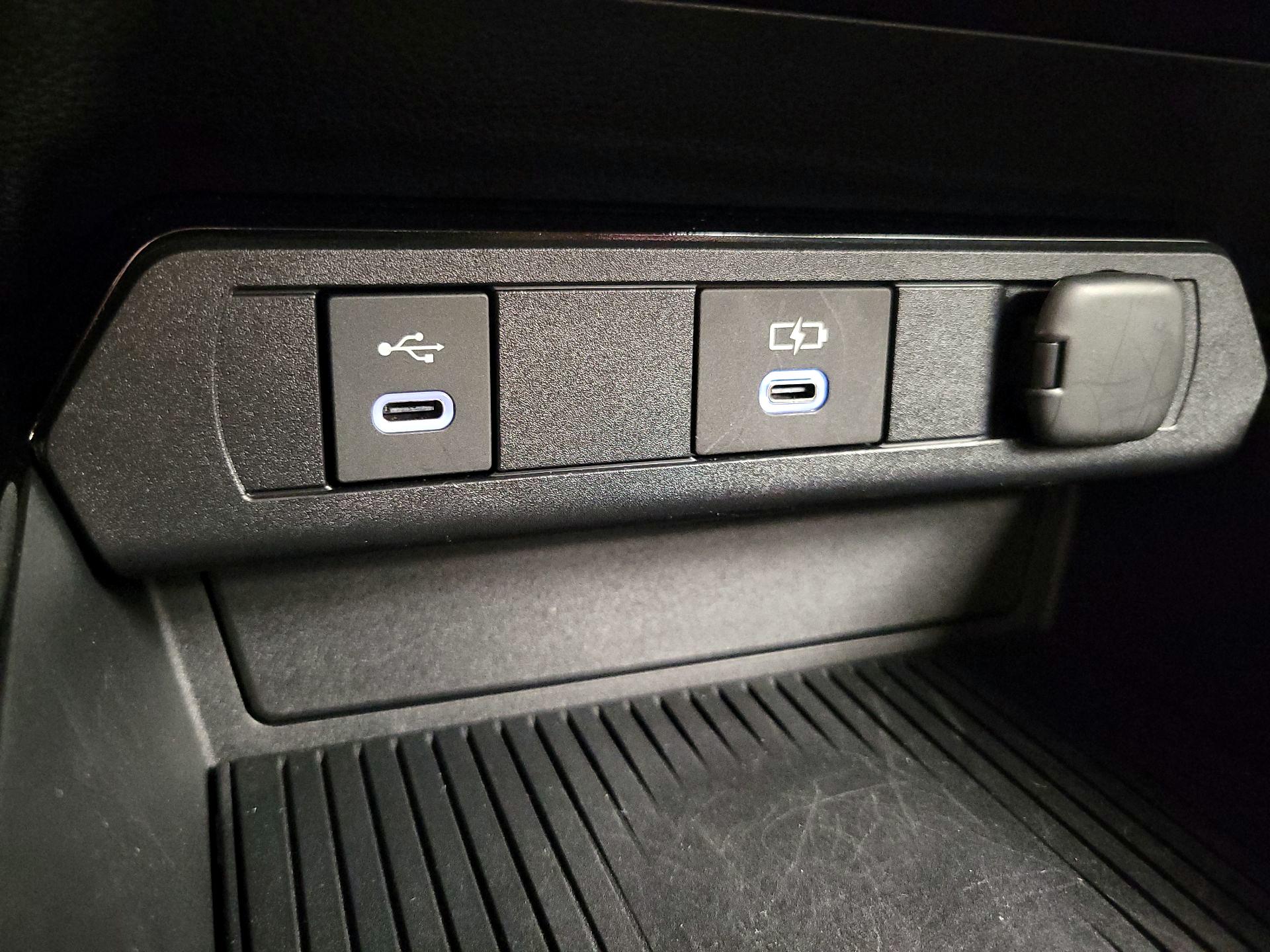 Thumbnail: 2023 Toyota Prius - 18