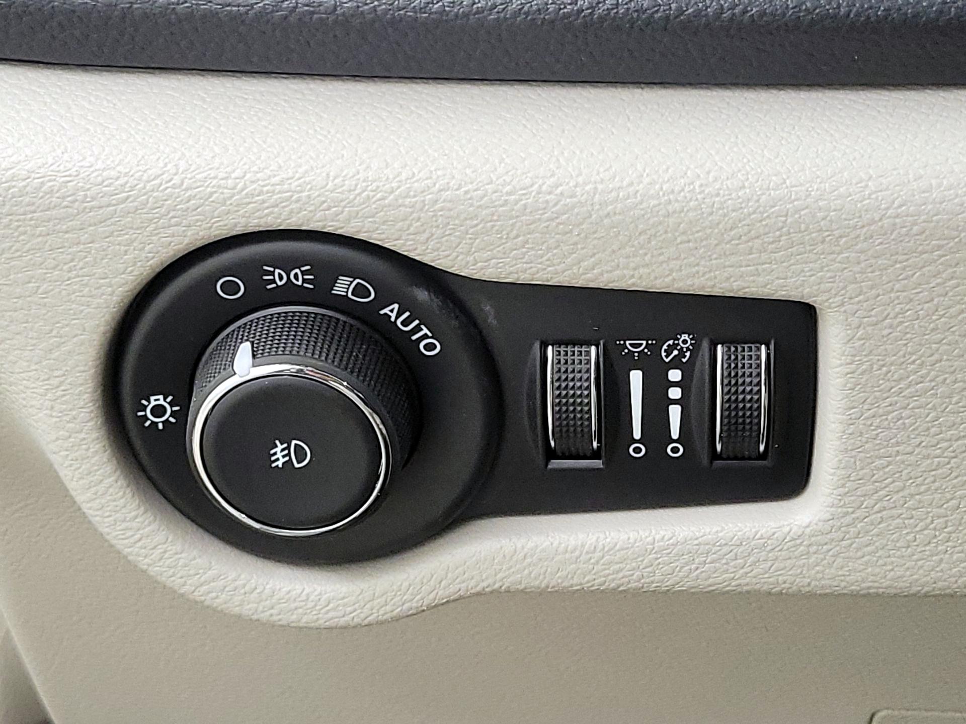 Thumbnail: 2024 Chrysler Pacifica - 13