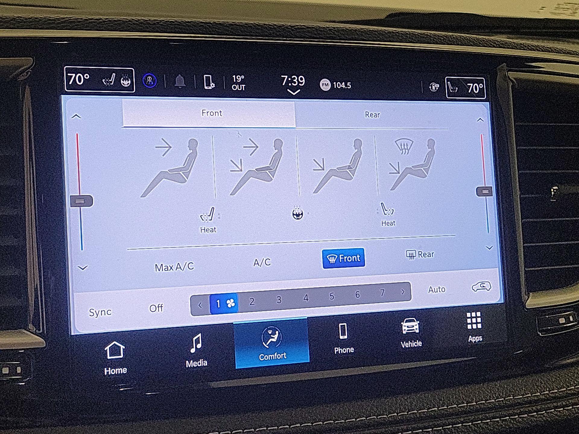 Thumbnail: 2024 Chrysler Pacifica - 16