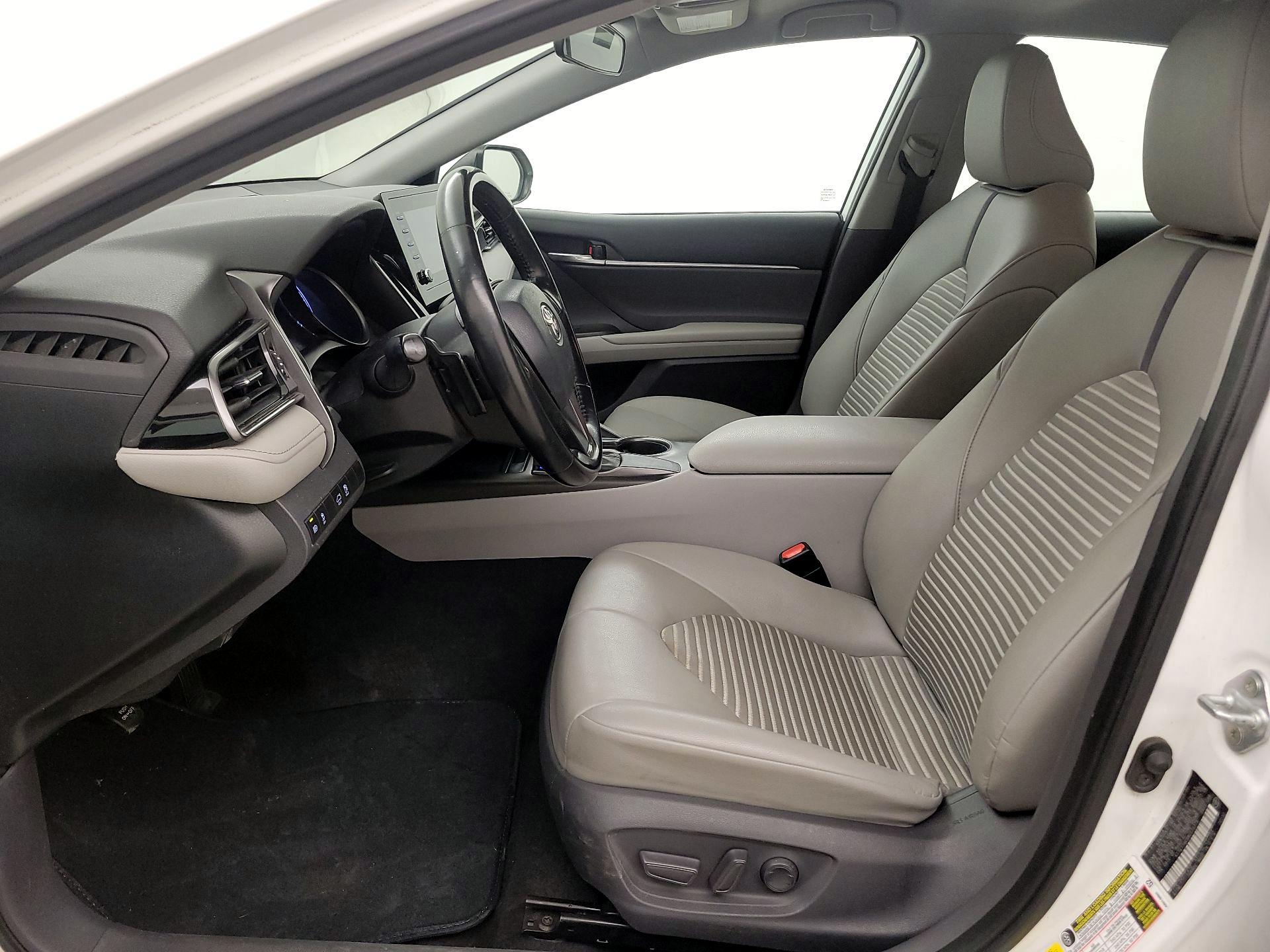 Thumbnail: 2021 Toyota Camry - 11