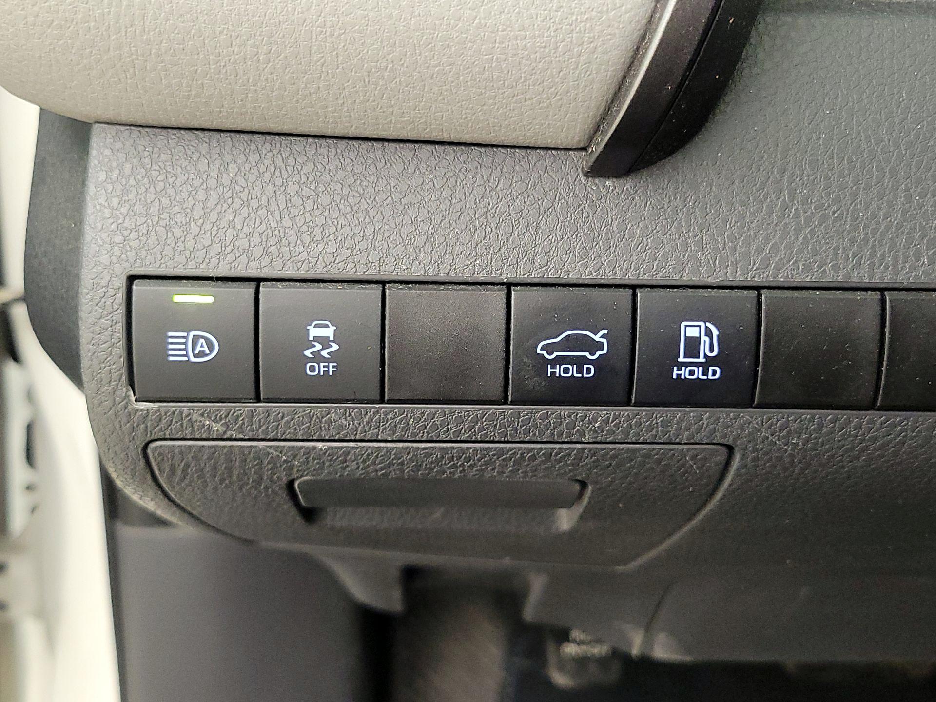 Thumbnail: 2021 Toyota Camry - 13