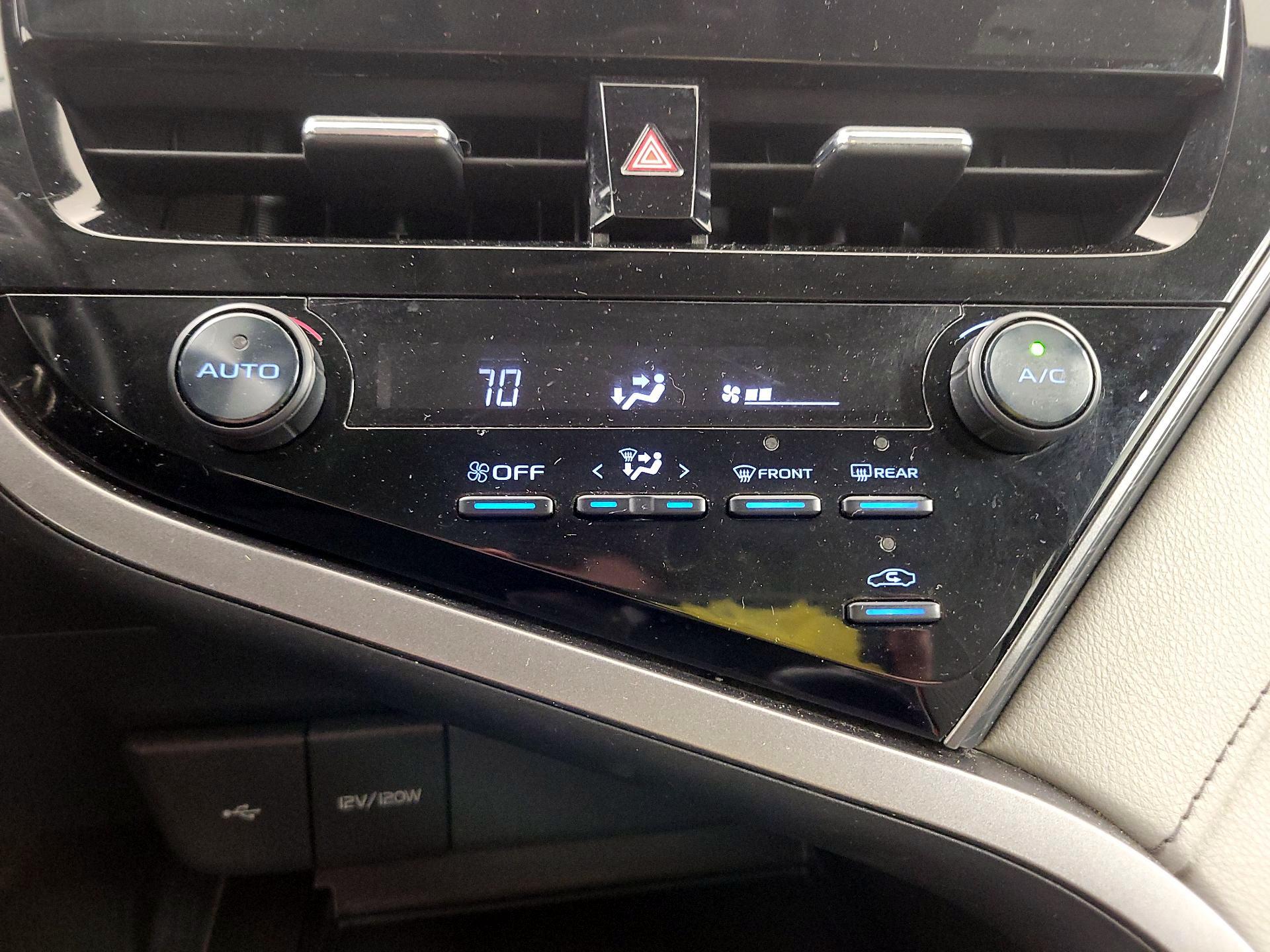 Thumbnail: 2021 Toyota Camry - 16