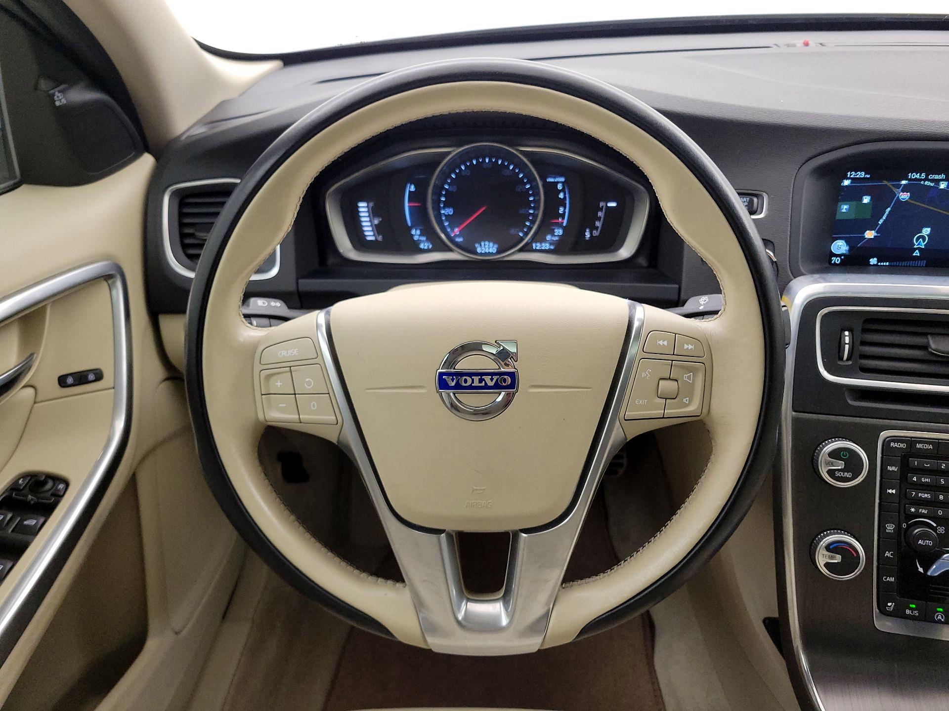 Thumbnail: 2016 Volvo S60 - 10