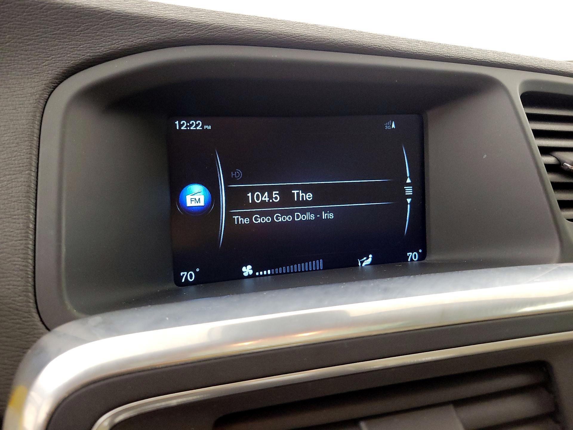 Thumbnail: 2016 Volvo S60 - 16