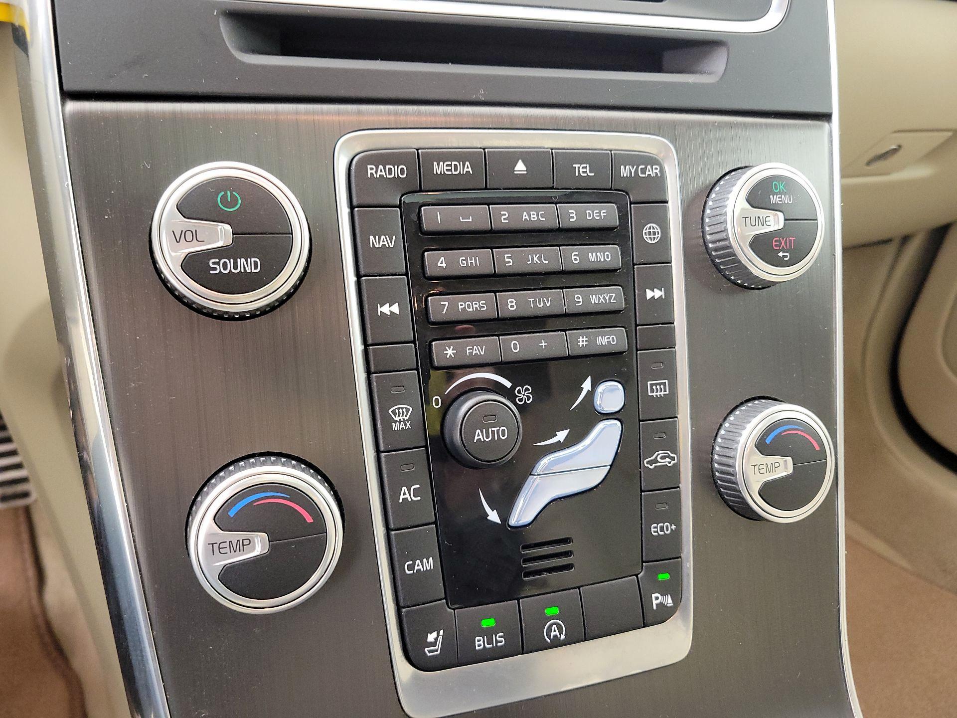 Thumbnail: 2016 Volvo S60 - 17