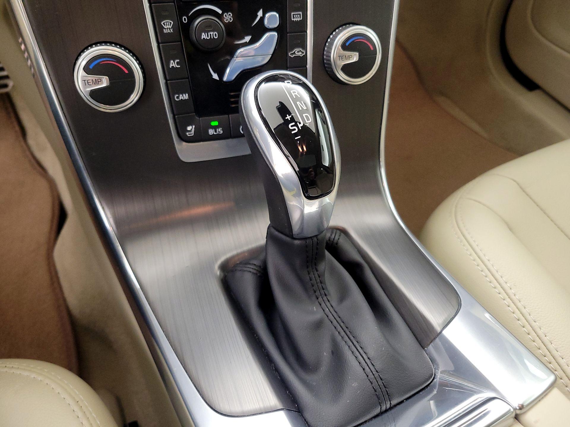 Thumbnail: 2016 Volvo S60 - 18