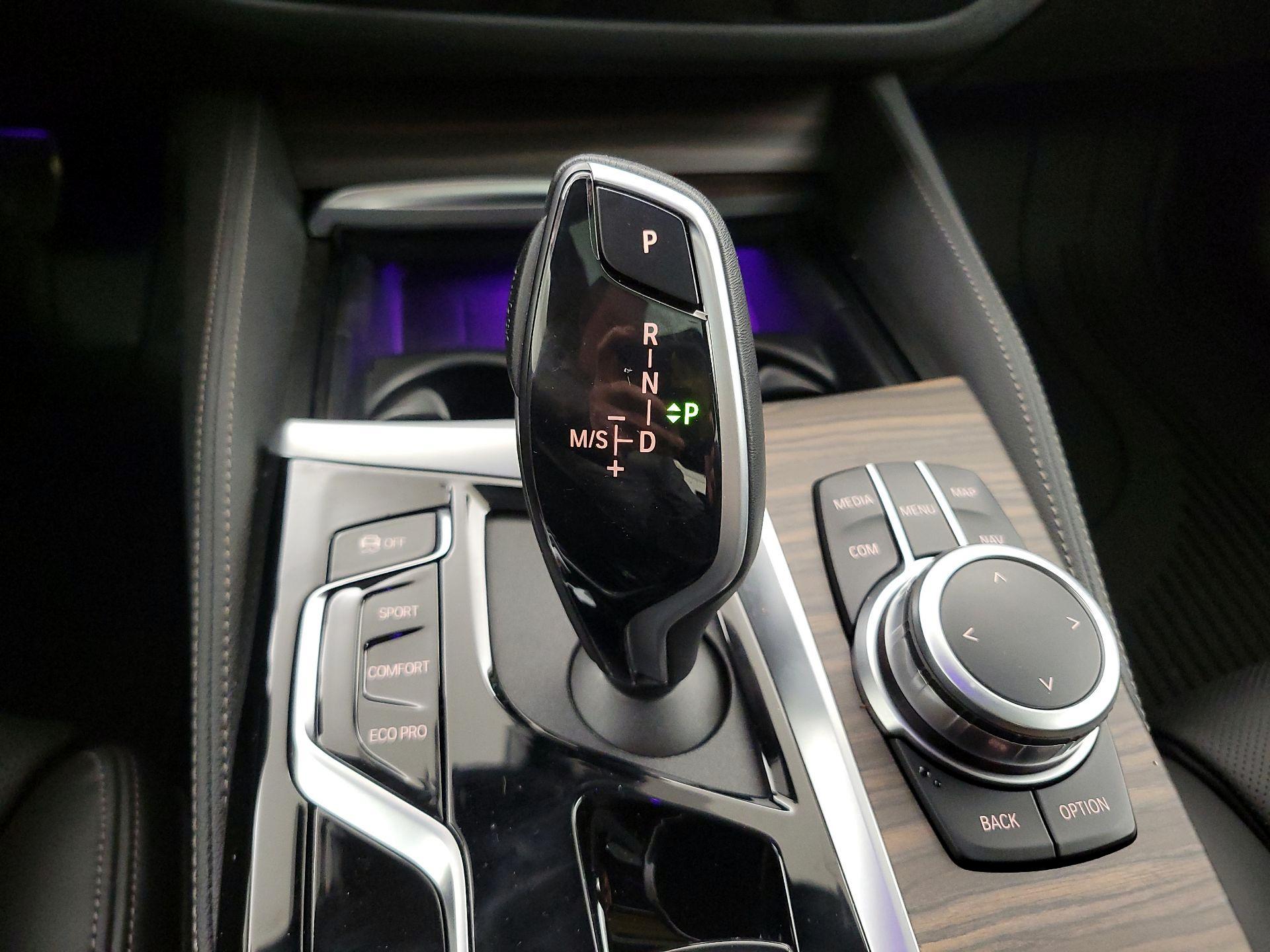 Thumbnail: 2022 BMW 5 Series - 18