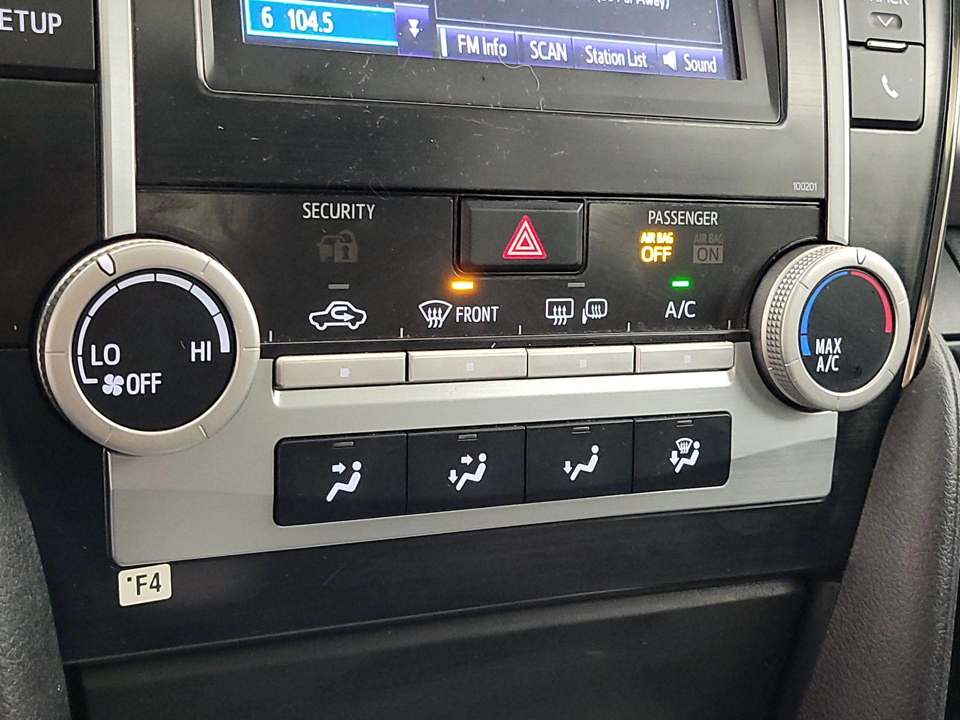 Thumbnail: 2014 Toyota Camry - 15