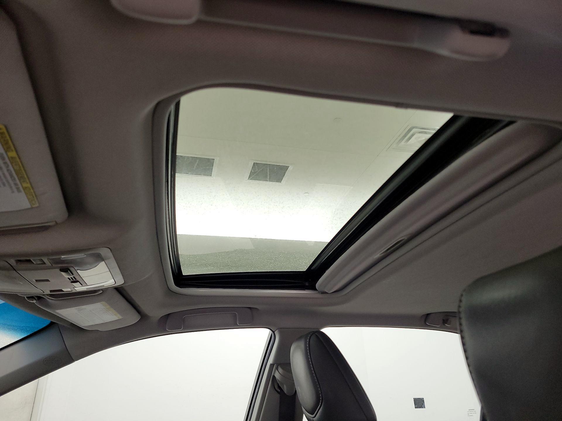 Thumbnail: 2014 Toyota Camry - 18