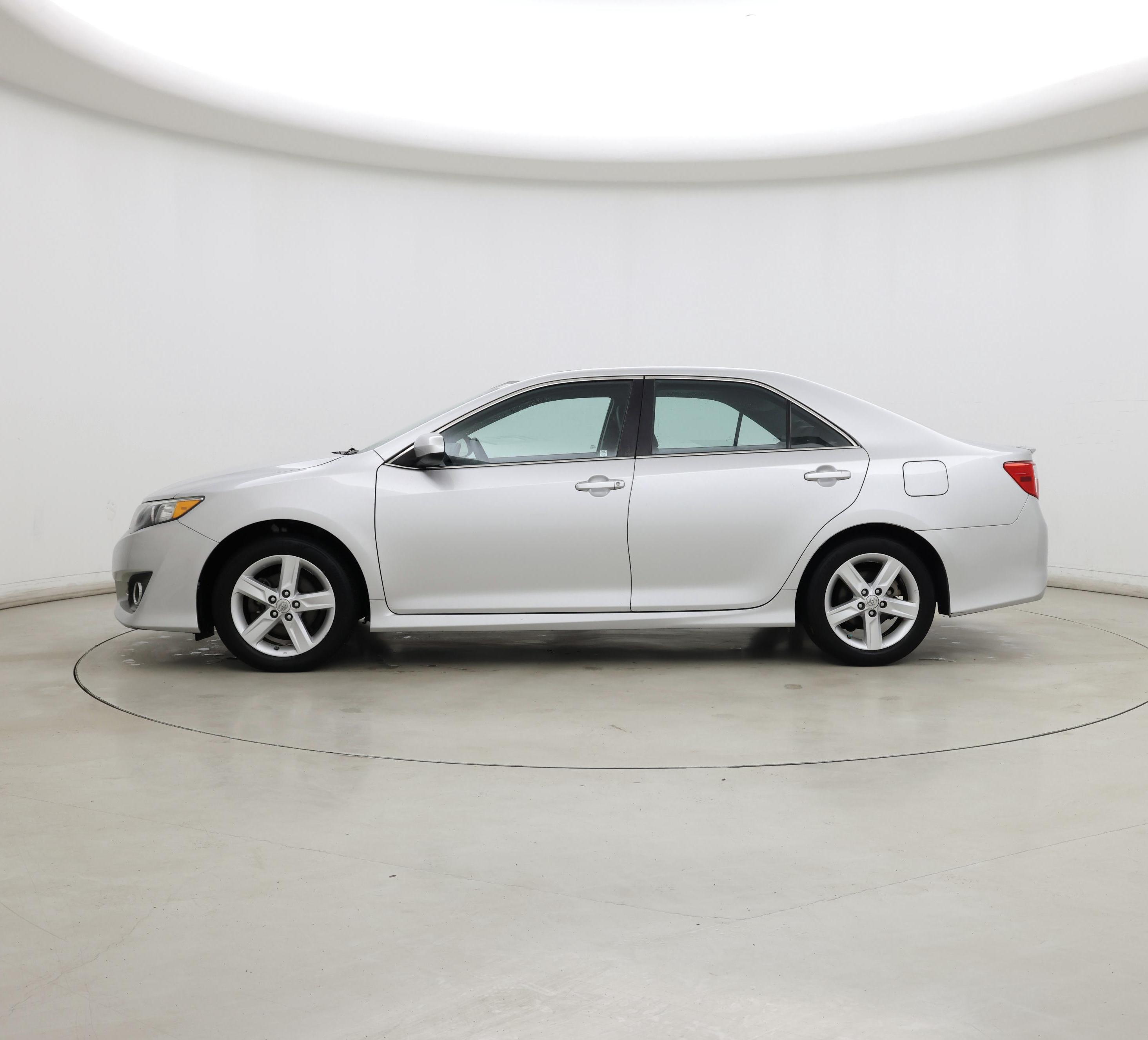 Thumbnail: 2014 Toyota Camry - 3