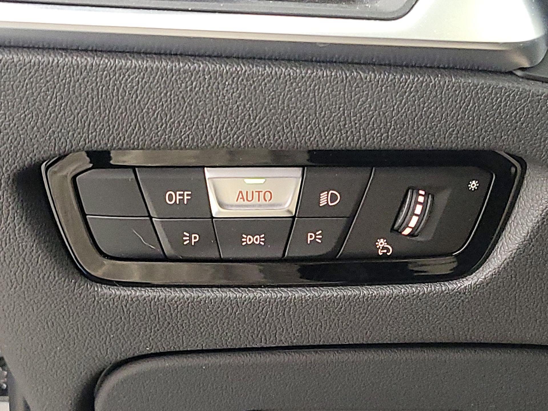 Thumbnail: 2019 BMW 3 Series - 13