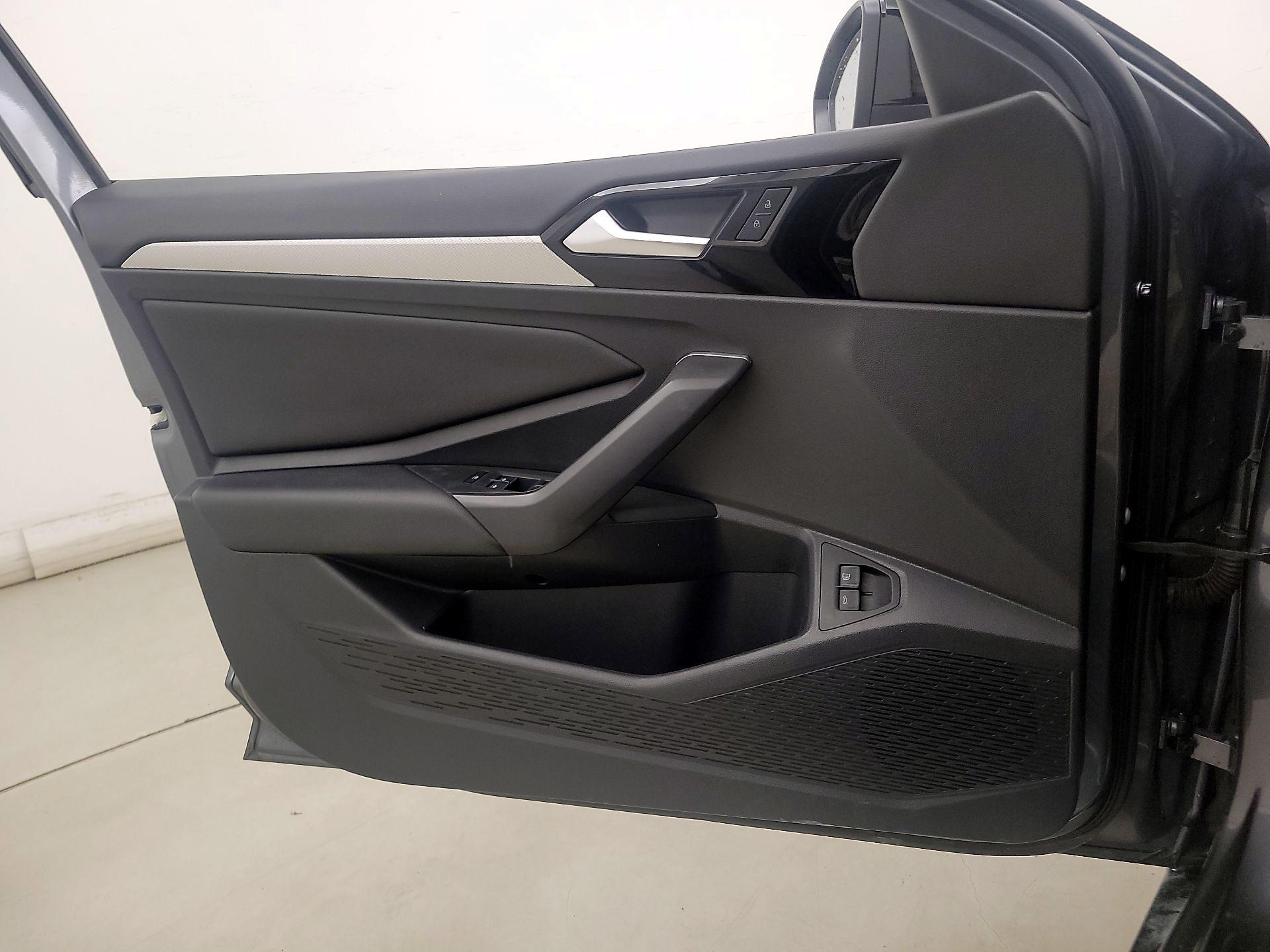 Thumbnail: 2021 Volkswagen Jetta - 12