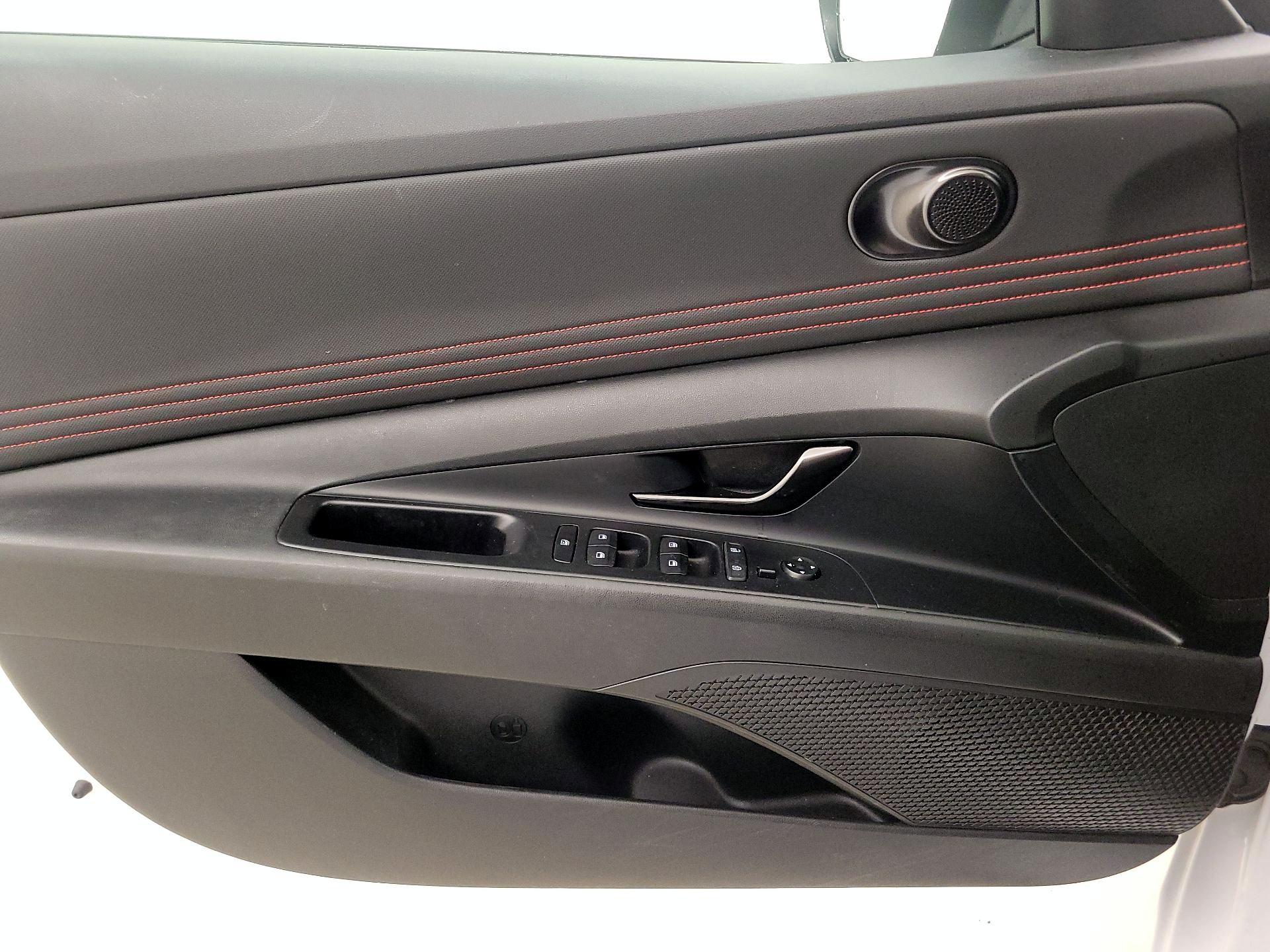 Thumbnail: 2021 Hyundai Elantra - 12