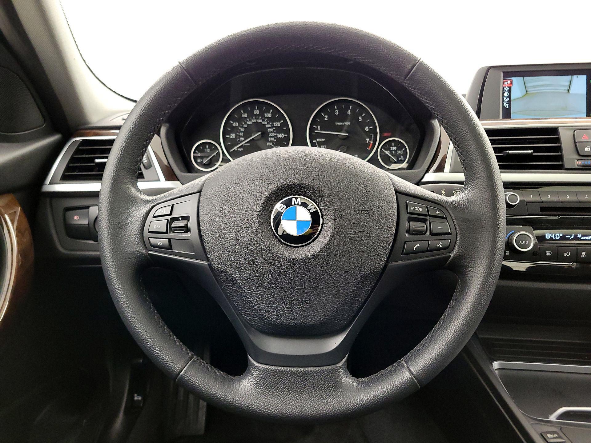 Thumbnail: 2016 BMW 3 Series - 10