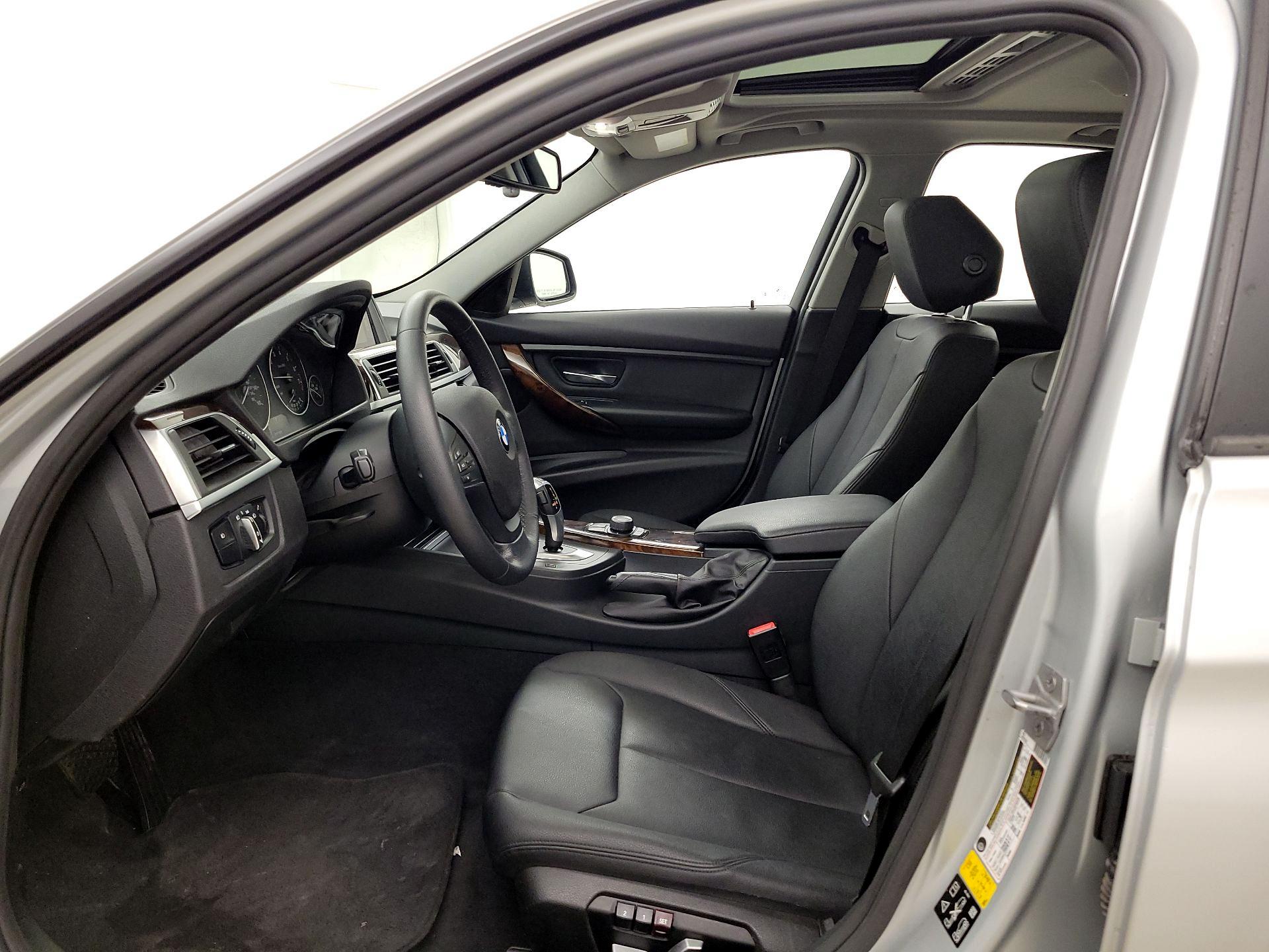 Thumbnail: 2016 BMW 3 Series - 11