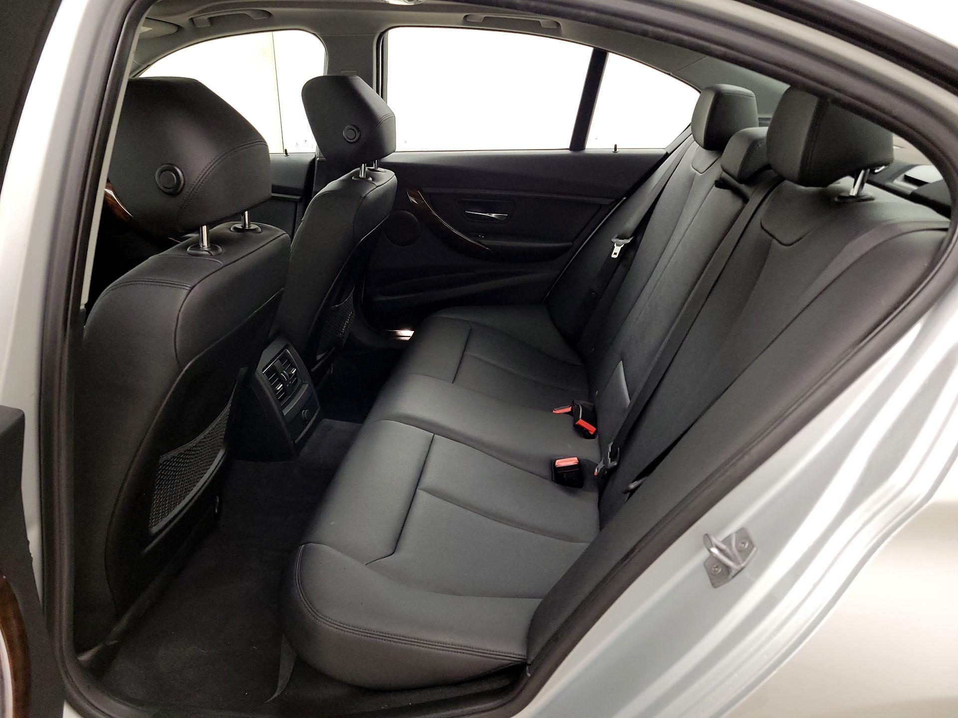 Thumbnail: 2016 BMW 3 Series - 20