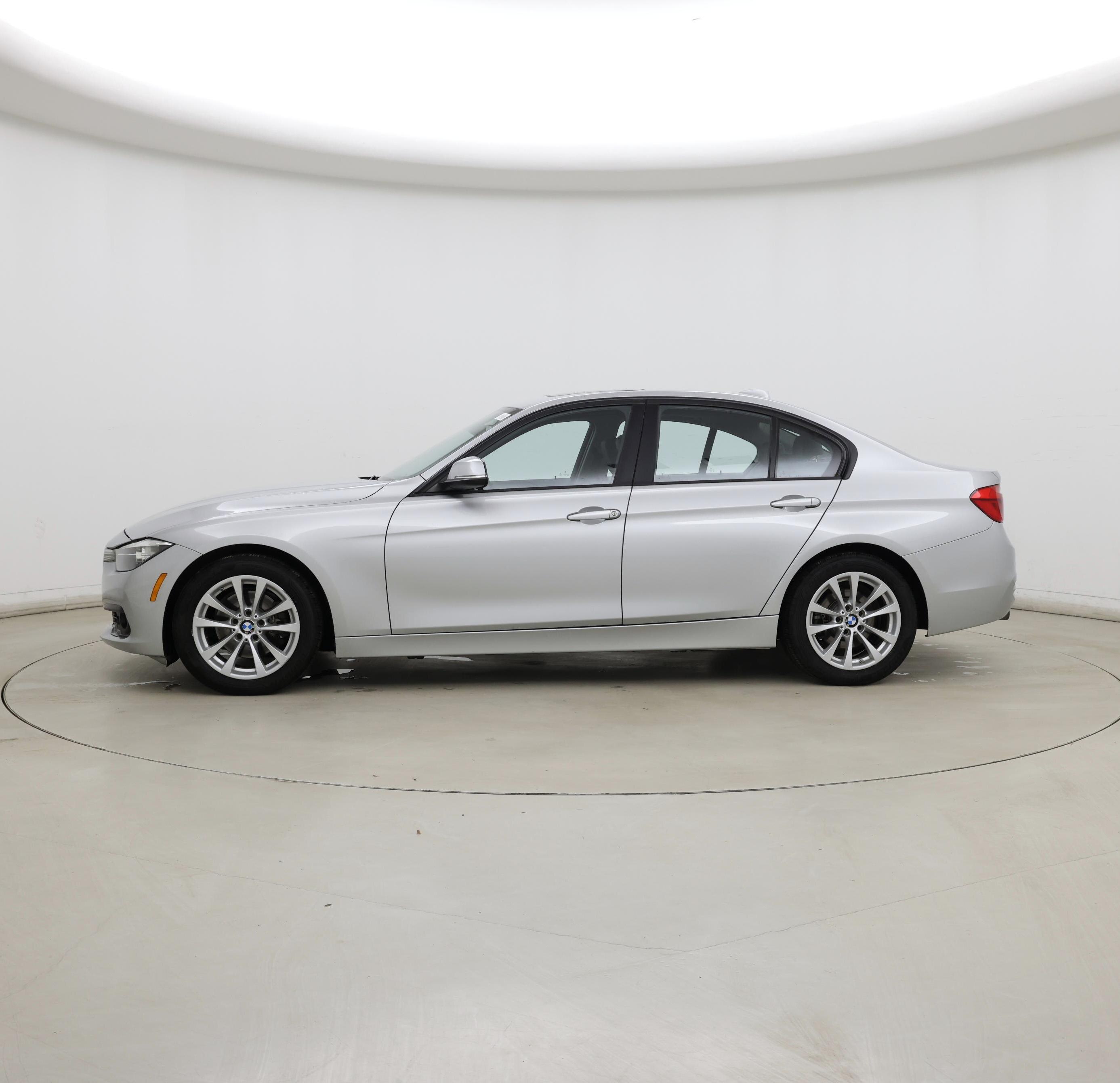 Thumbnail: 2016 BMW 3 Series - 3